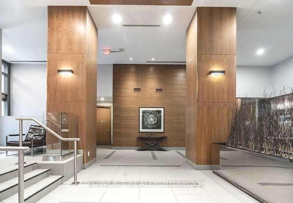 #503 - 295 Adelaide Street Property Photo 2