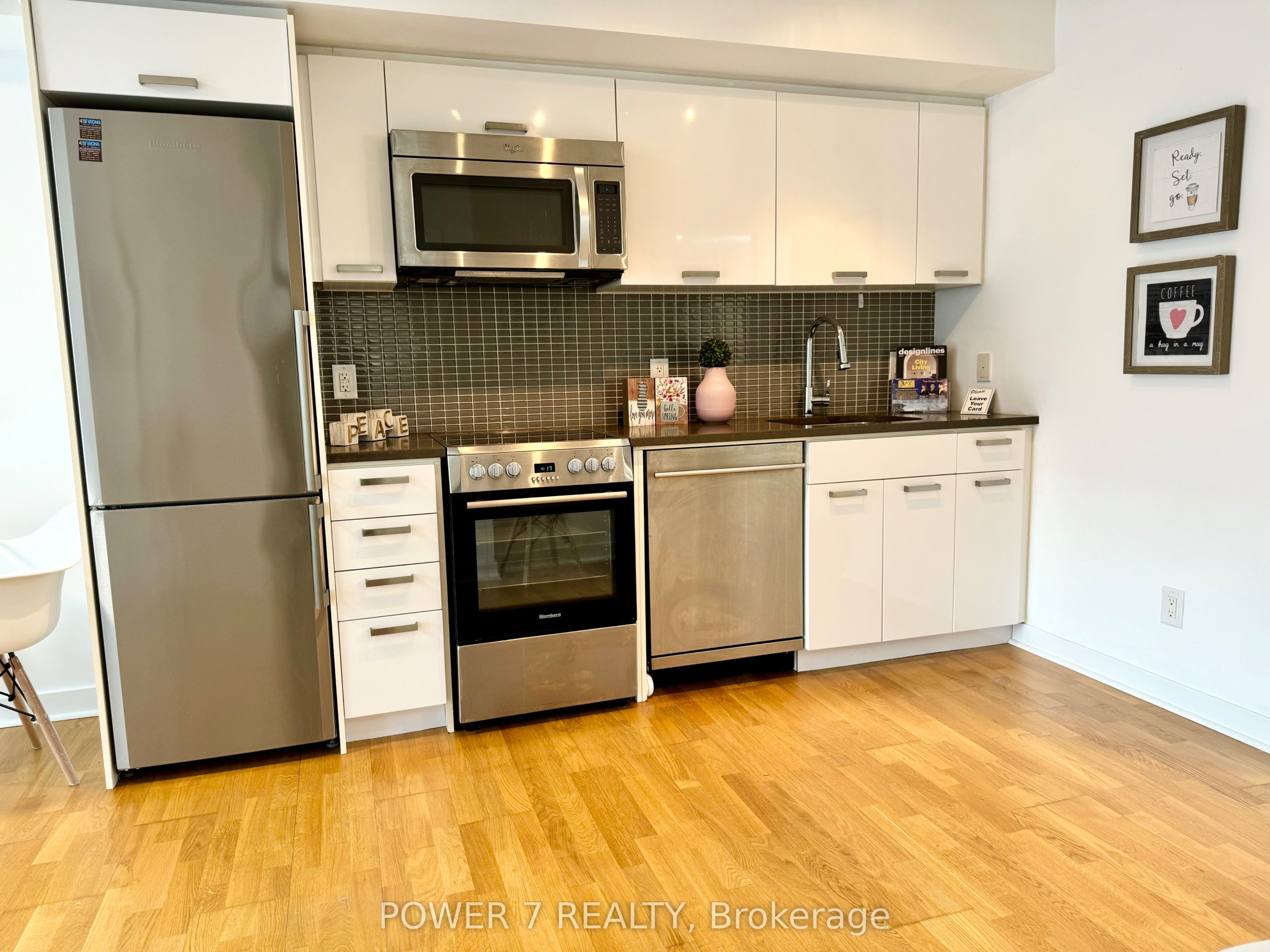 #503 - 295 Adelaide Street Property Photo 6
