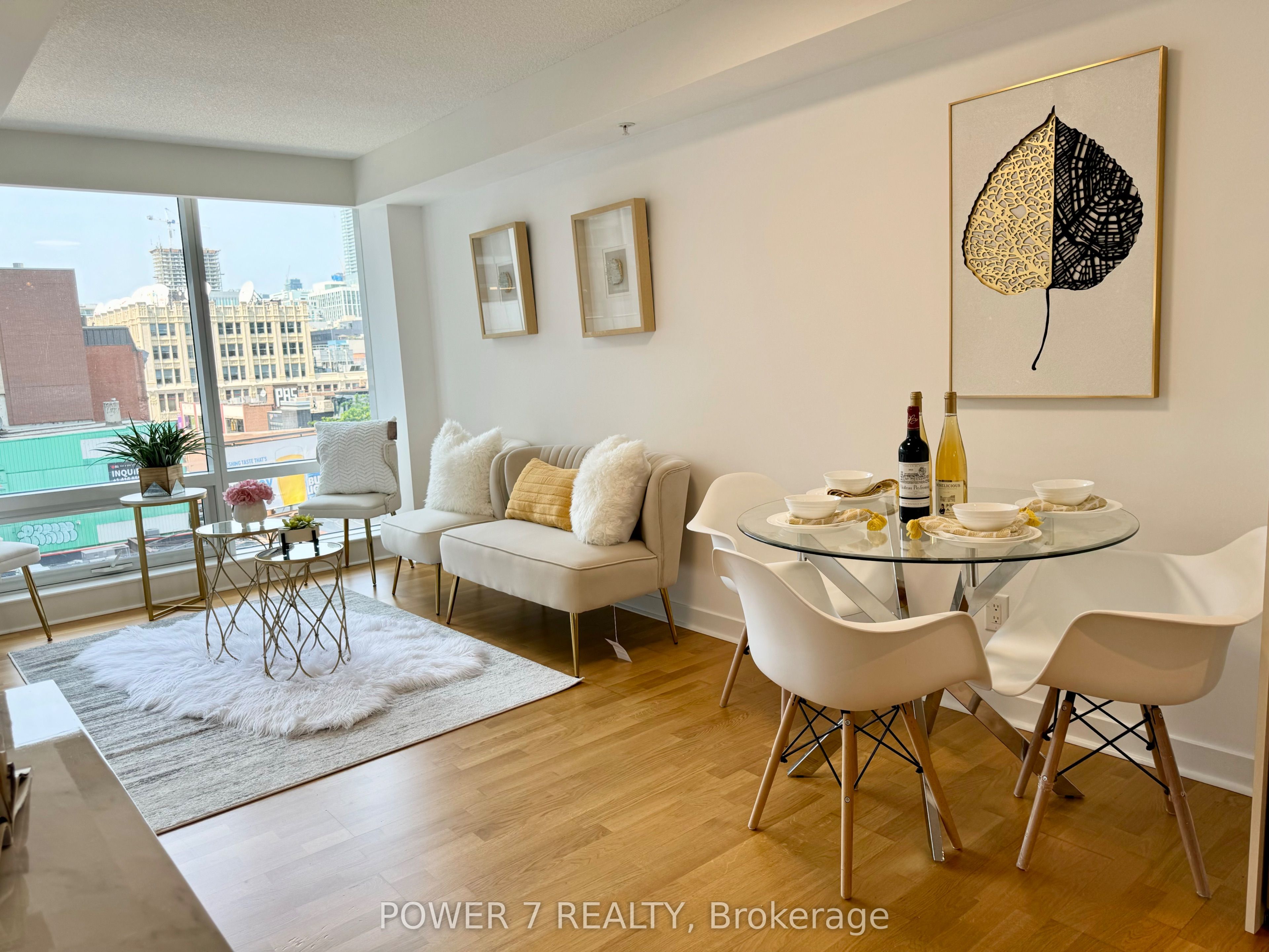 #503 - 295 Adelaide Street Property Photo 8