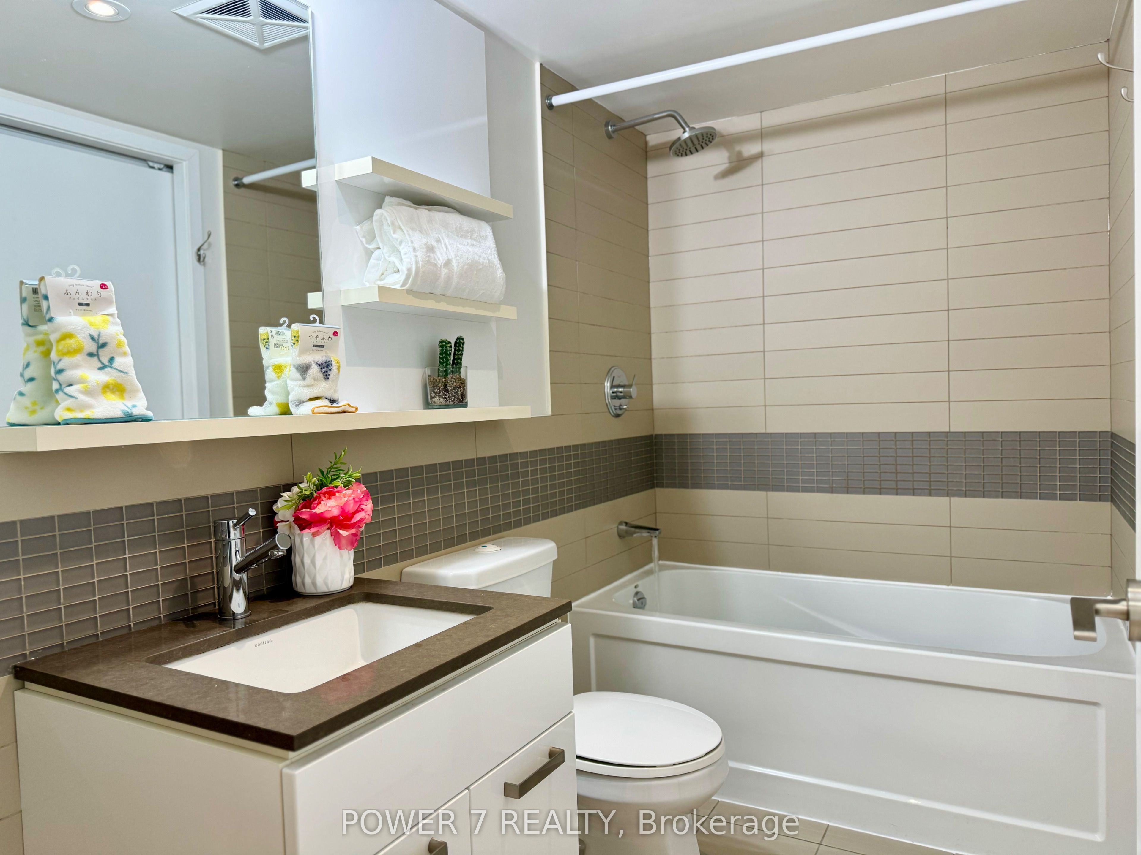 #503 - 295 Adelaide Street Property Photo 15