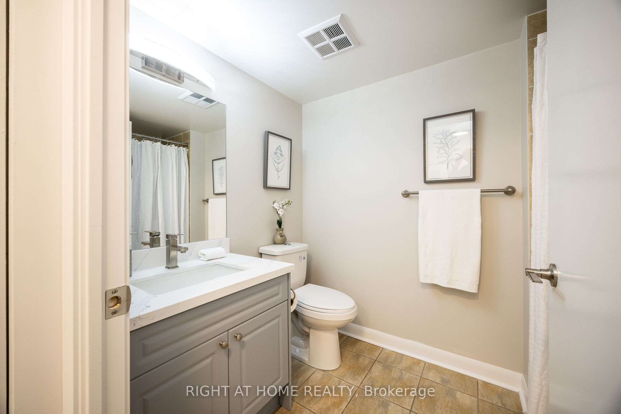 #2005 - 600 Fleet Street Property Photo 21