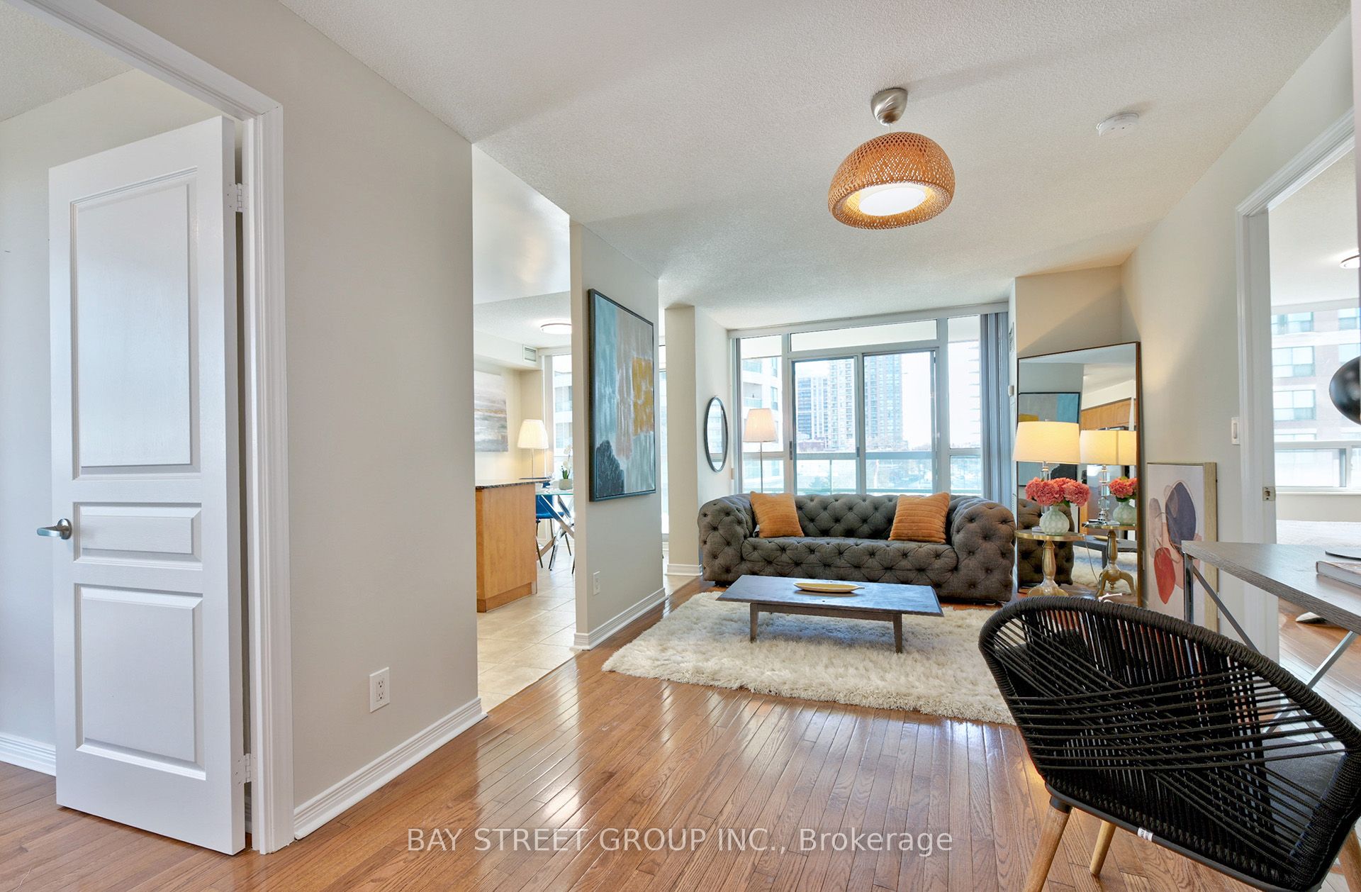 #616 - 503 Beecroft Road Property Photo 3