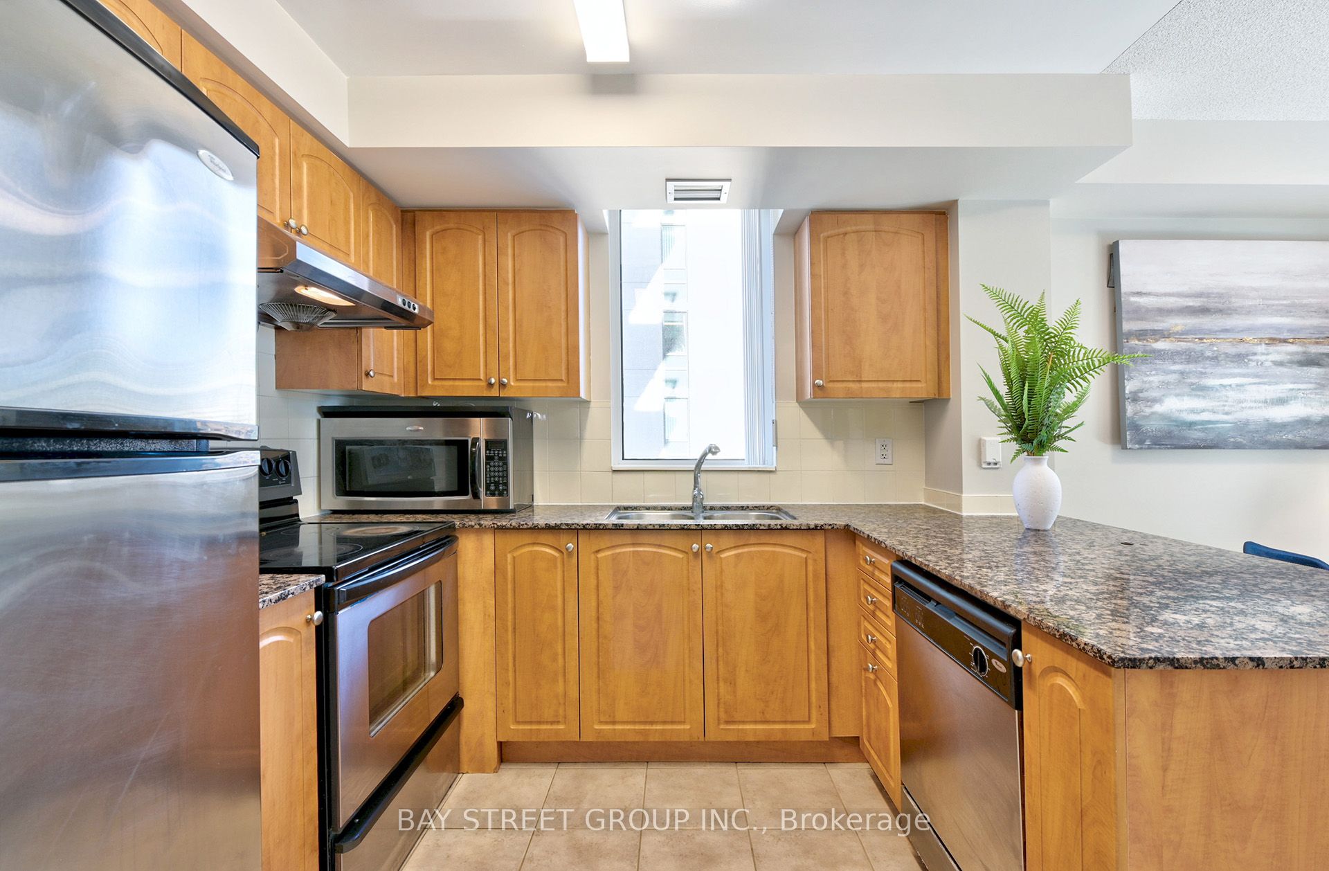 #616 - 503 Beecroft Road Property Photo 8