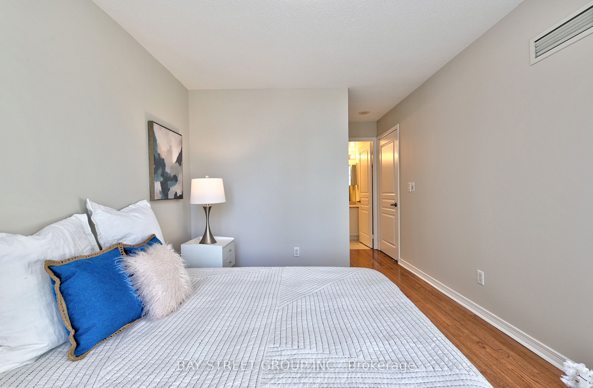 #616 - 503 Beecroft Road Property Photo 13