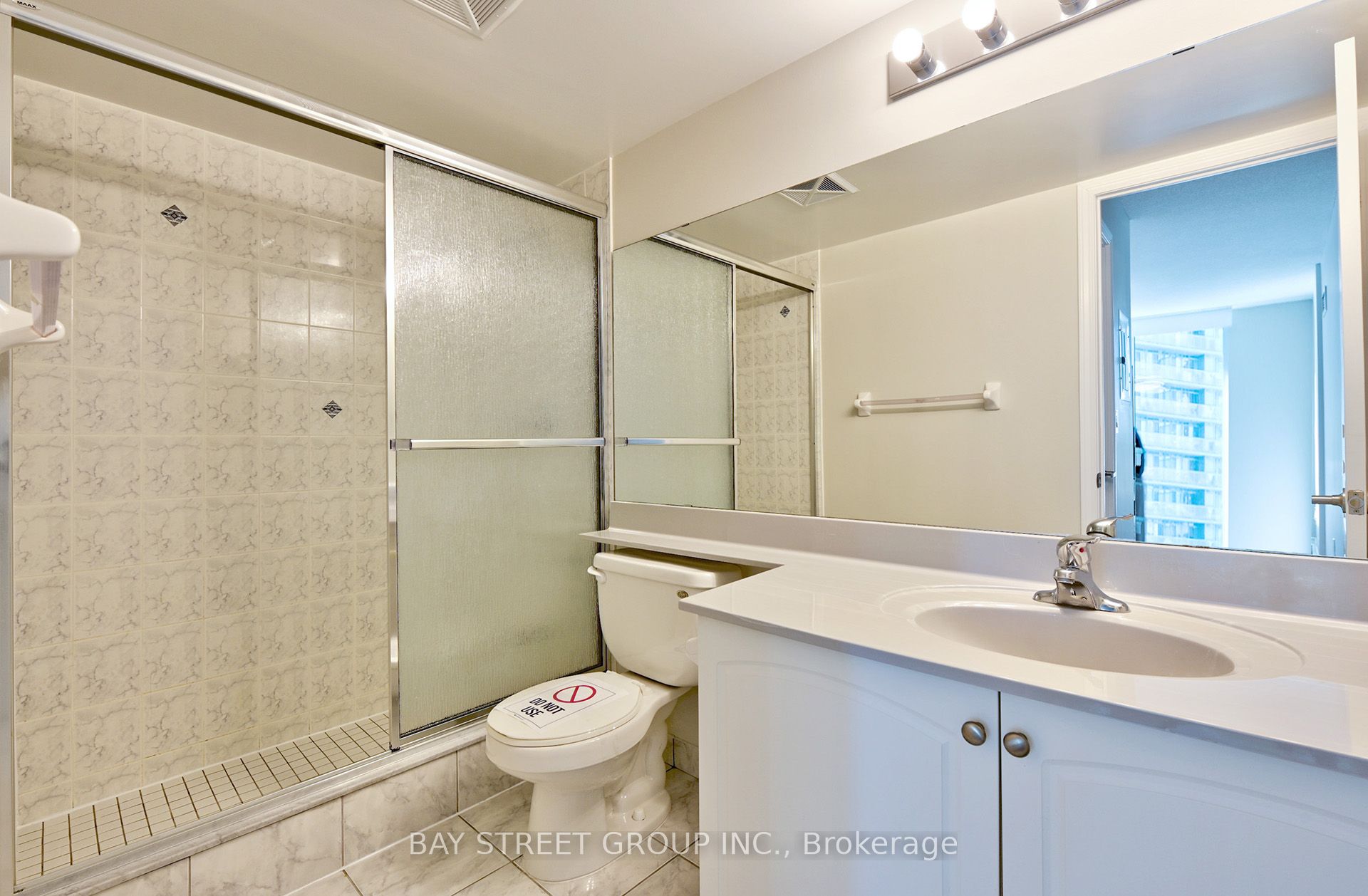 #616 - 503 Beecroft Road Property Photo 16