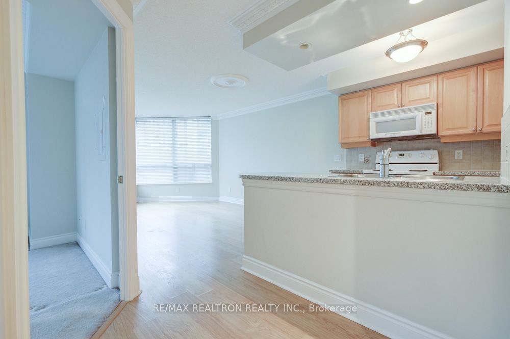 #410 - 10 Northtown Way Property Photo 12