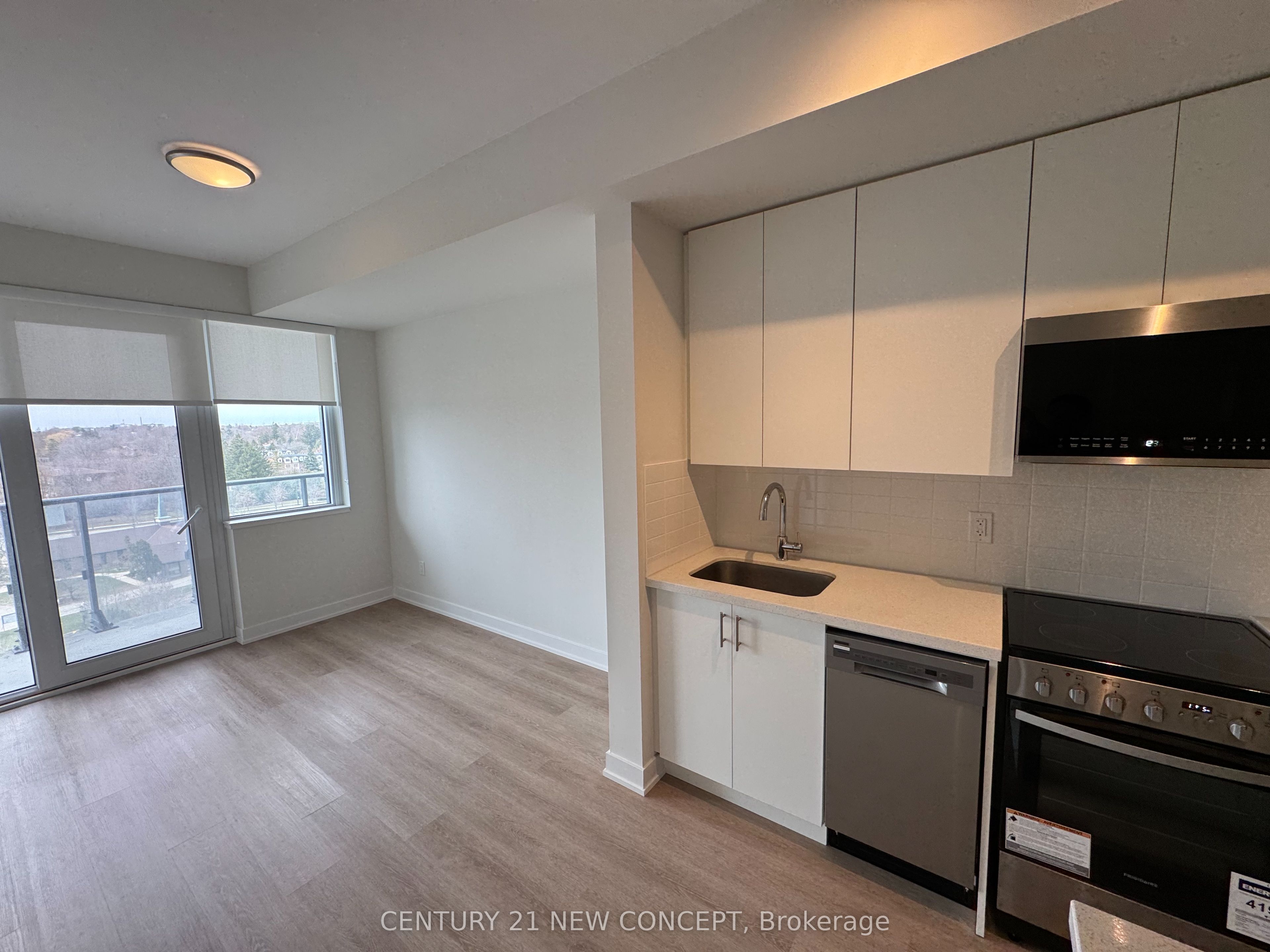 #707 - 15 Ellerslie Avenue Property Photo 3