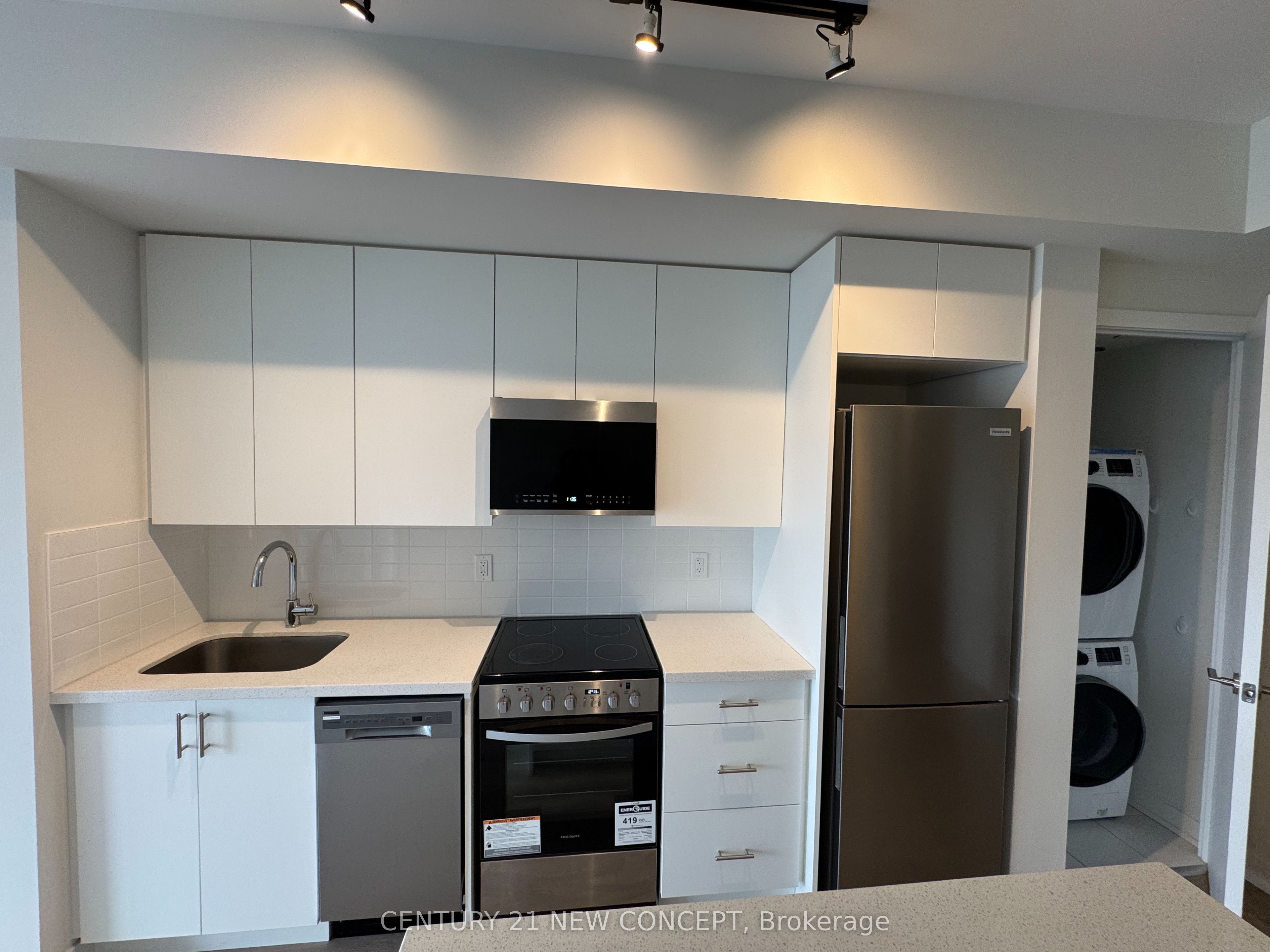 #707 - 15 Ellerslie Avenue Property Photo 4