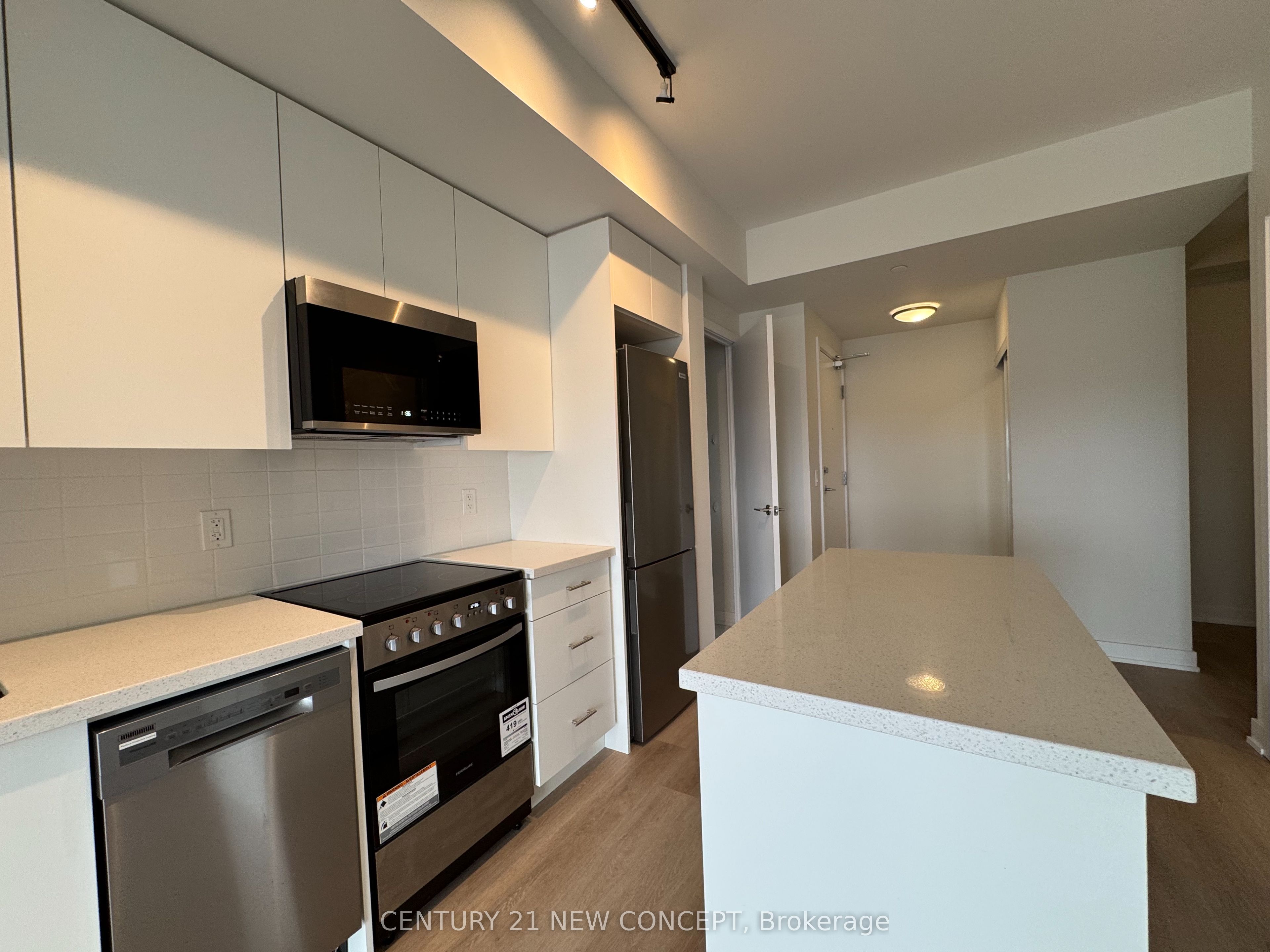 #707 - 15 Ellerslie Avenue Property Photo 7