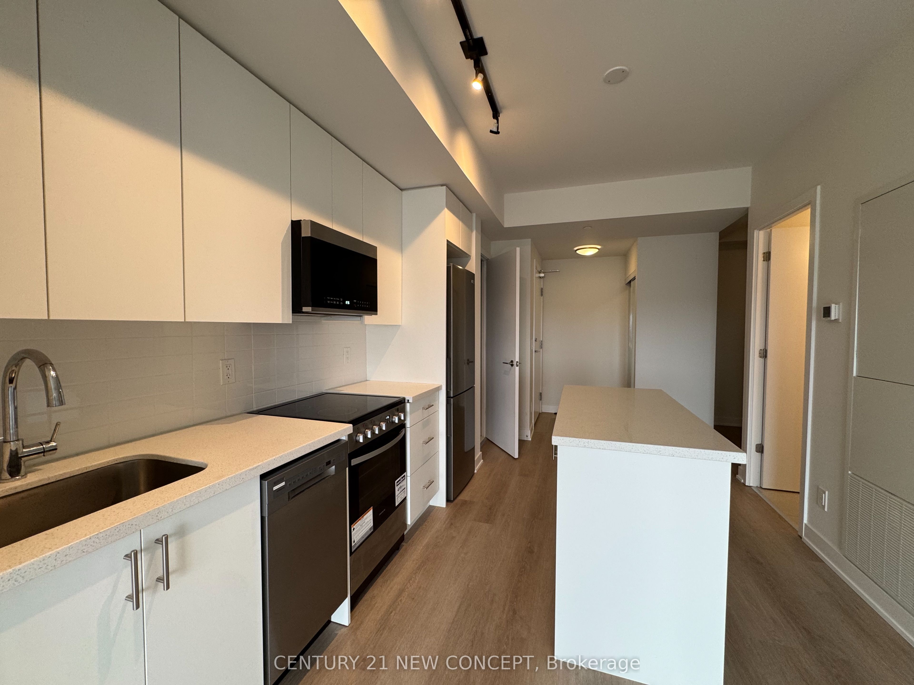 #707 - 15 Ellerslie Avenue Property Photo 9
