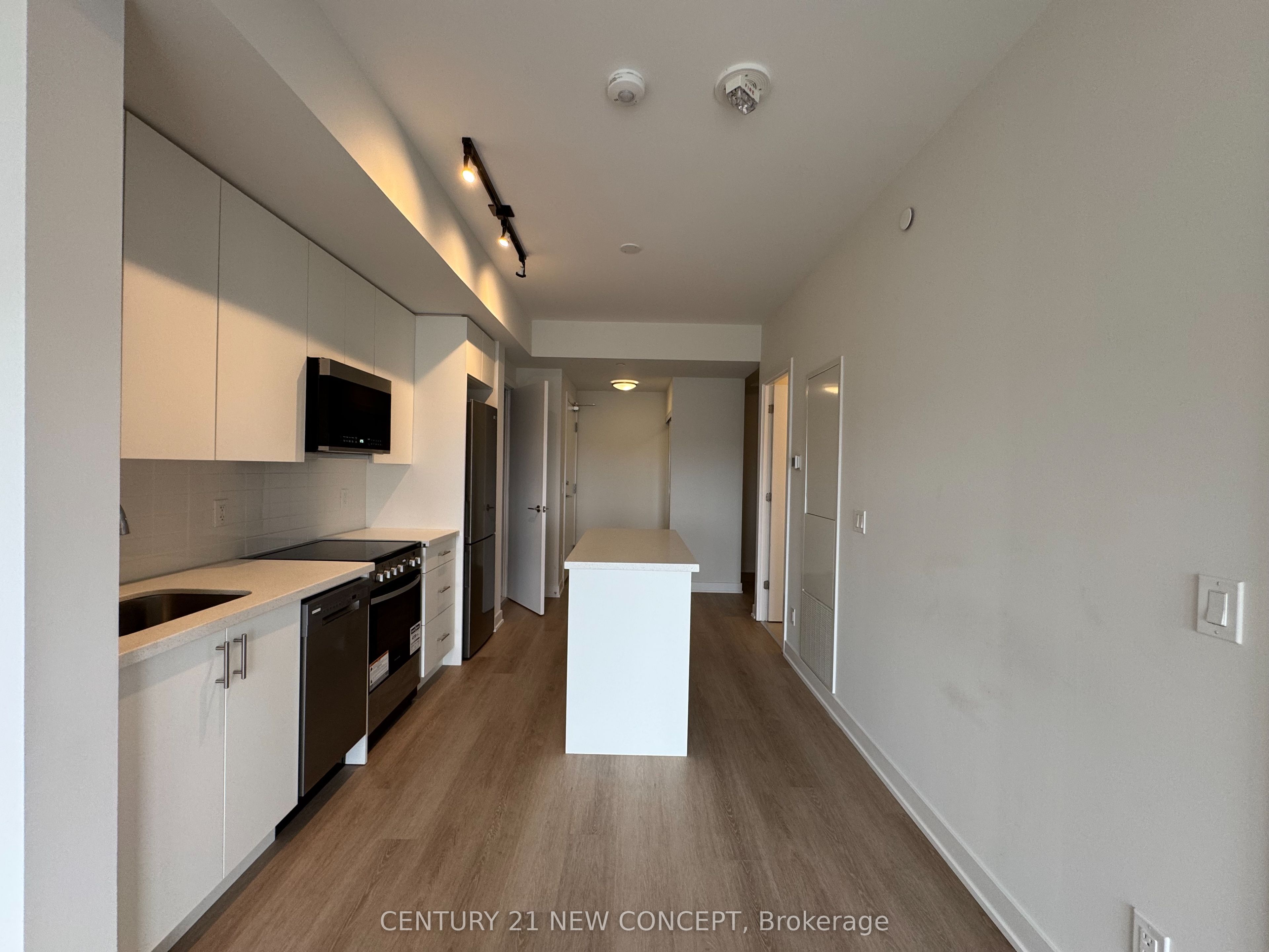 #707 - 15 Ellerslie Avenue Property Photo 10