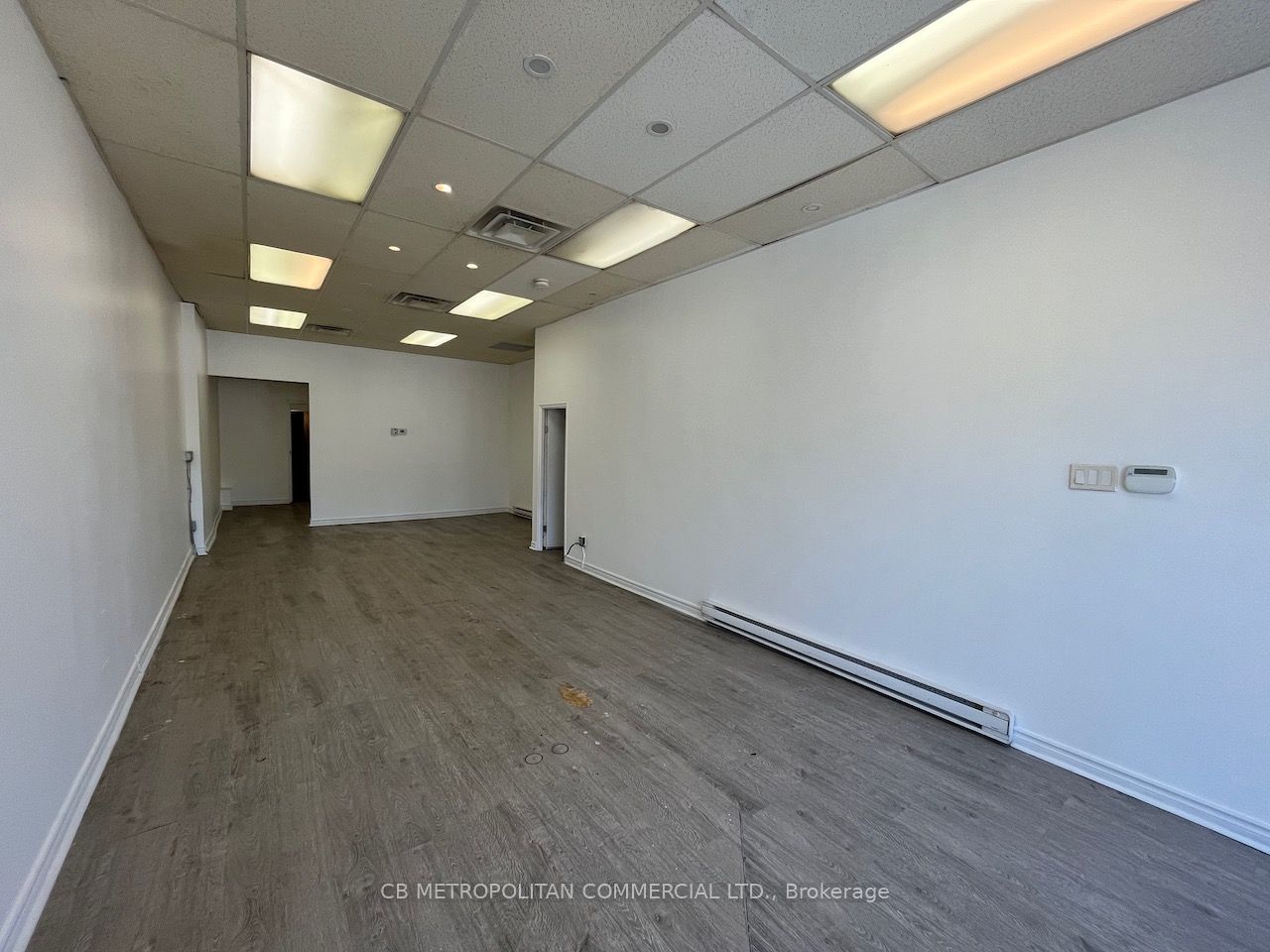 402 Spadina Avenue Property Photo 4