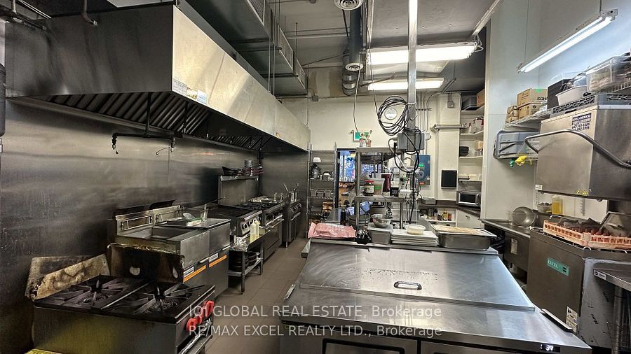 530 Yonge Street Property Photo 8
