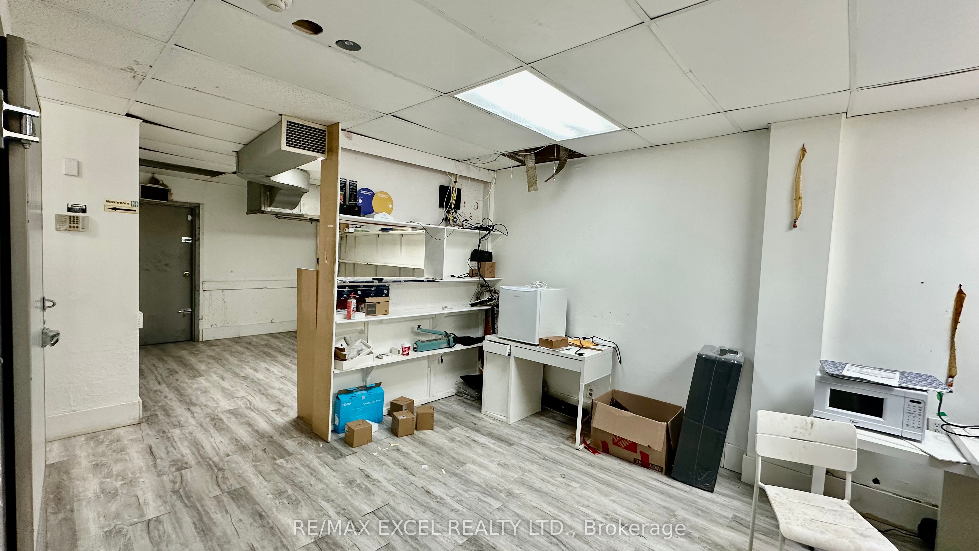 #lower - 357 Spadina Avenue Property Photo 3