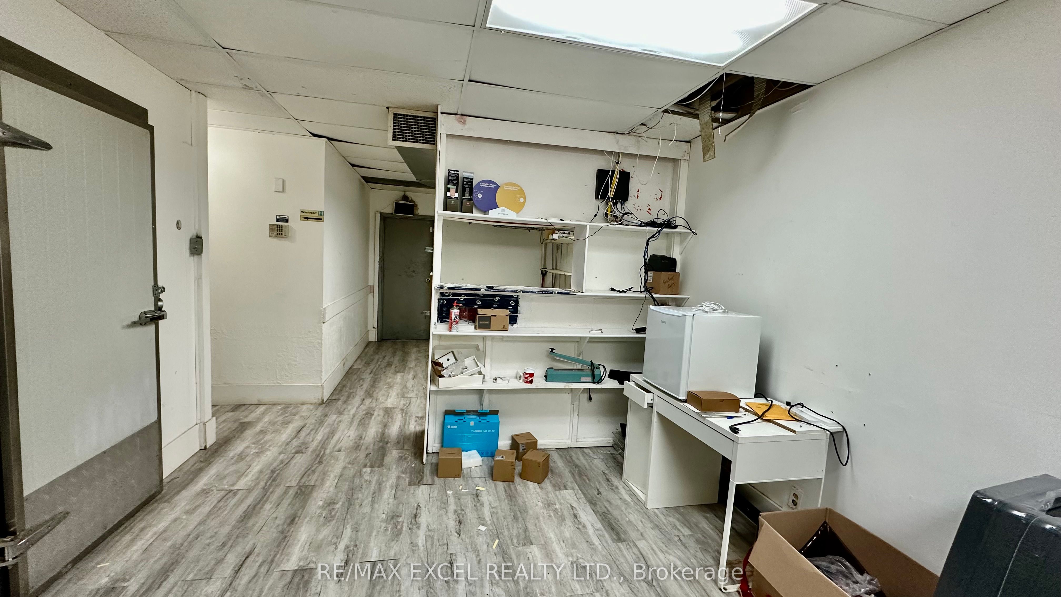 #lower - 357 Spadina Avenue Property Photo 4