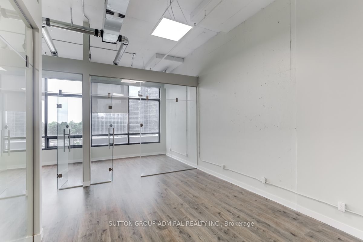 #4n - 4773 Yonge Street Property Photo 10