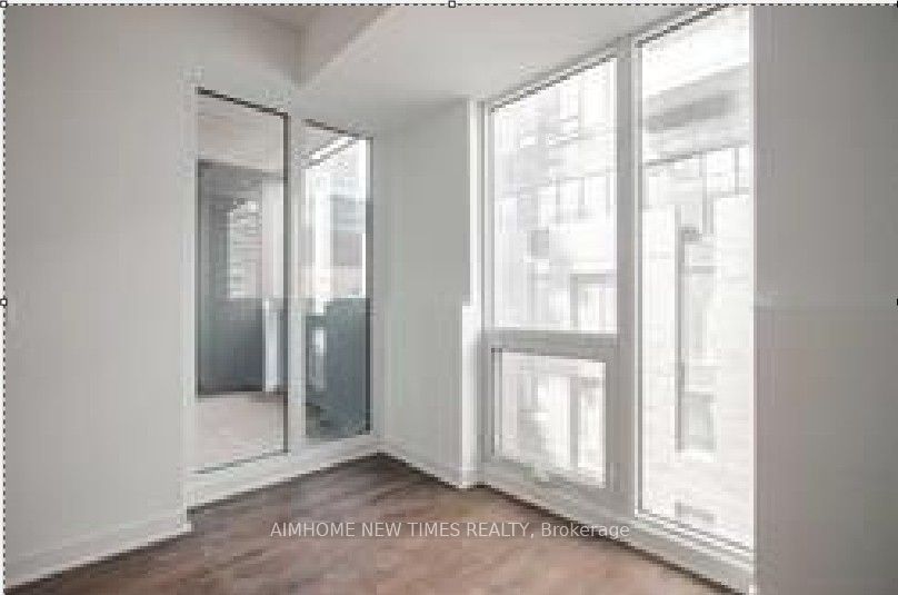 #808 - 115 Blue Jays Way Property Photo 4