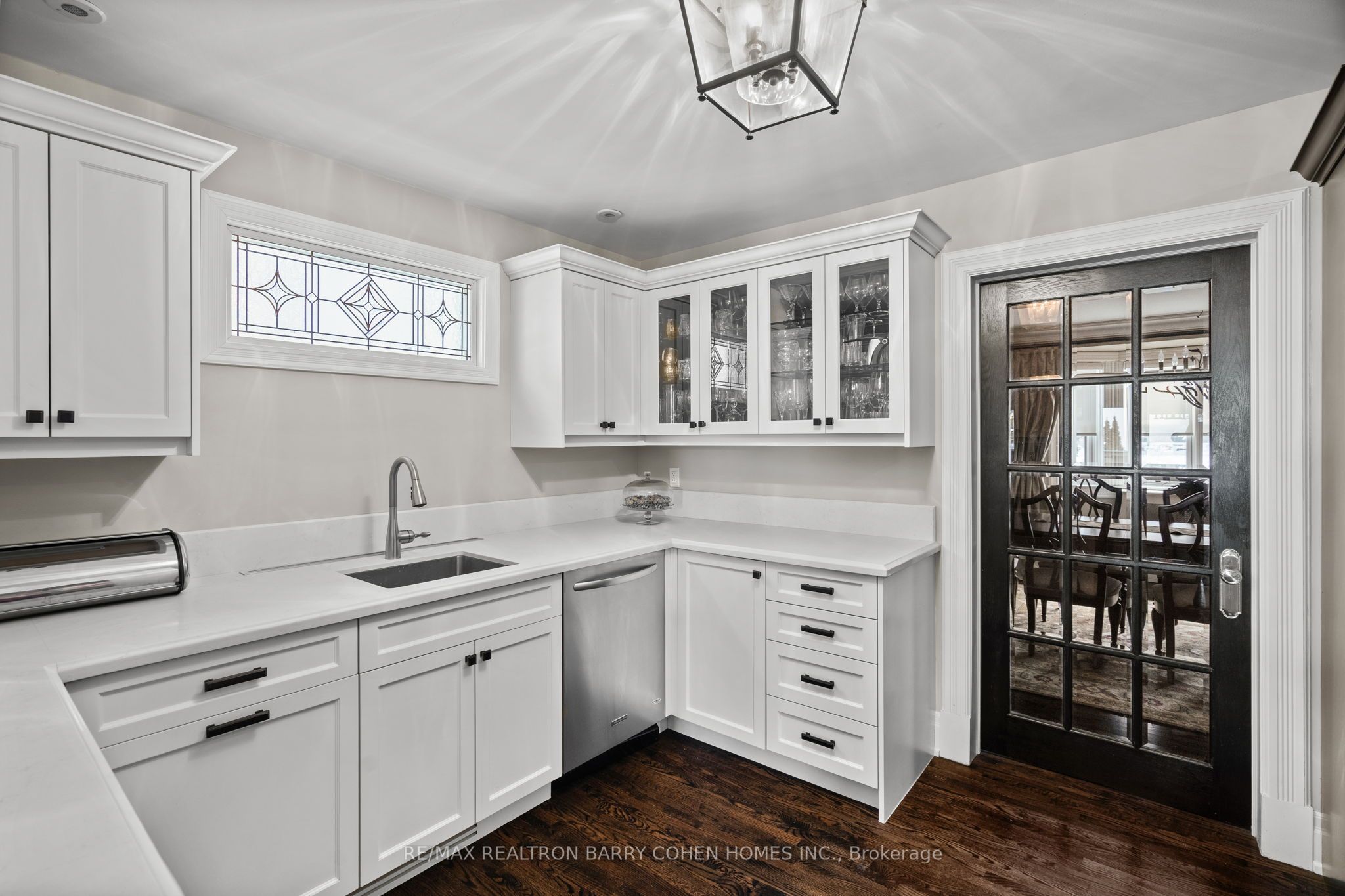 72 Teddington Park Avenue Property Photo 10
