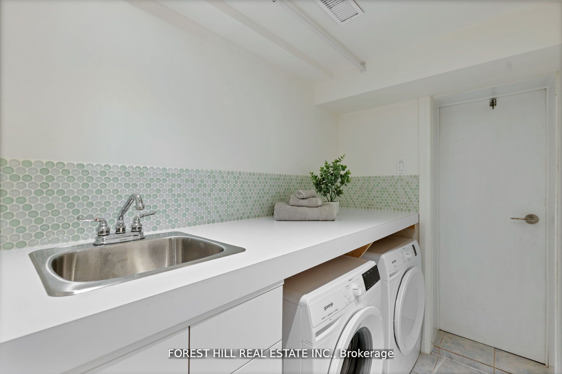 49 Brookfield Street Property Photo 38