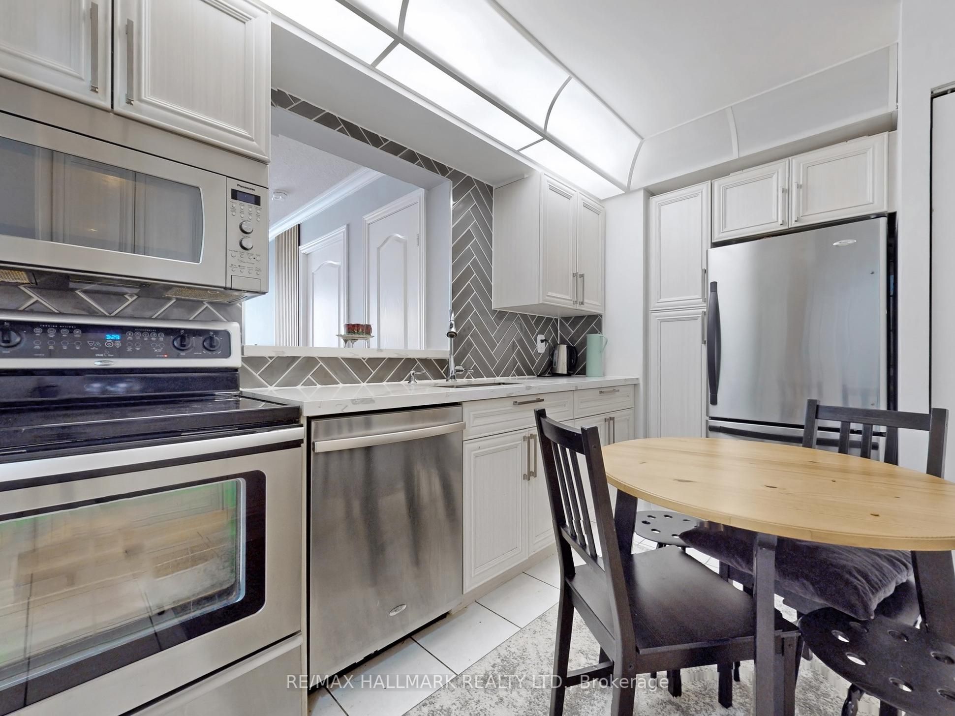 #617 - 5418 Yonge Street Property Photo 13