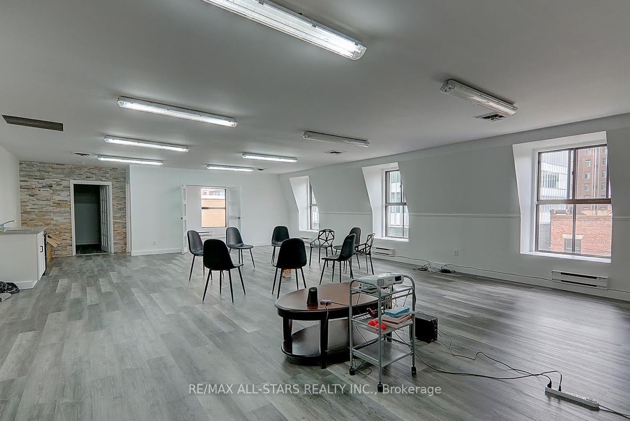 #305 - 66 Gerrard Street Property Photo 2