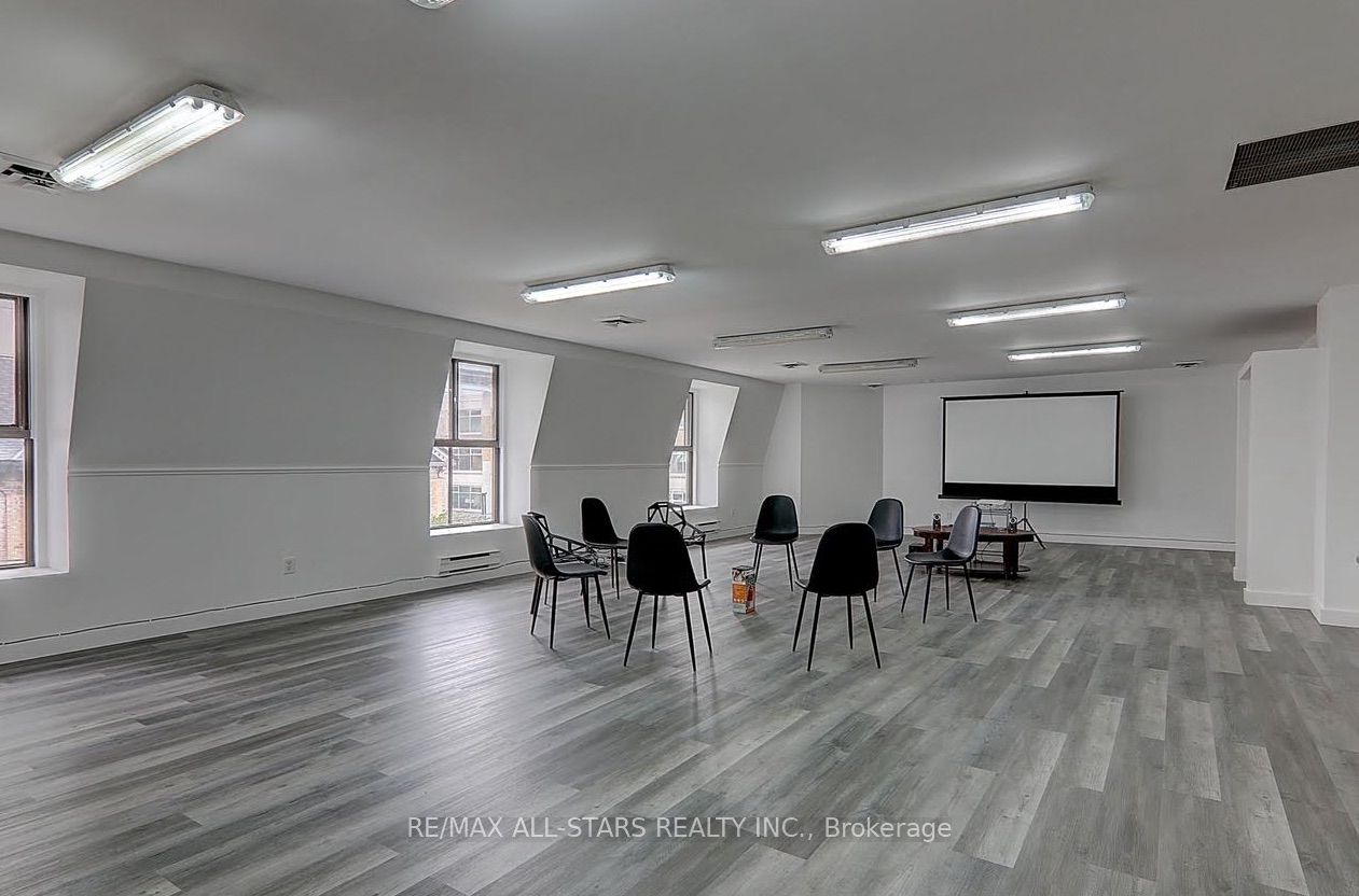 #305 - 66 Gerrard Street Property Photo 3
