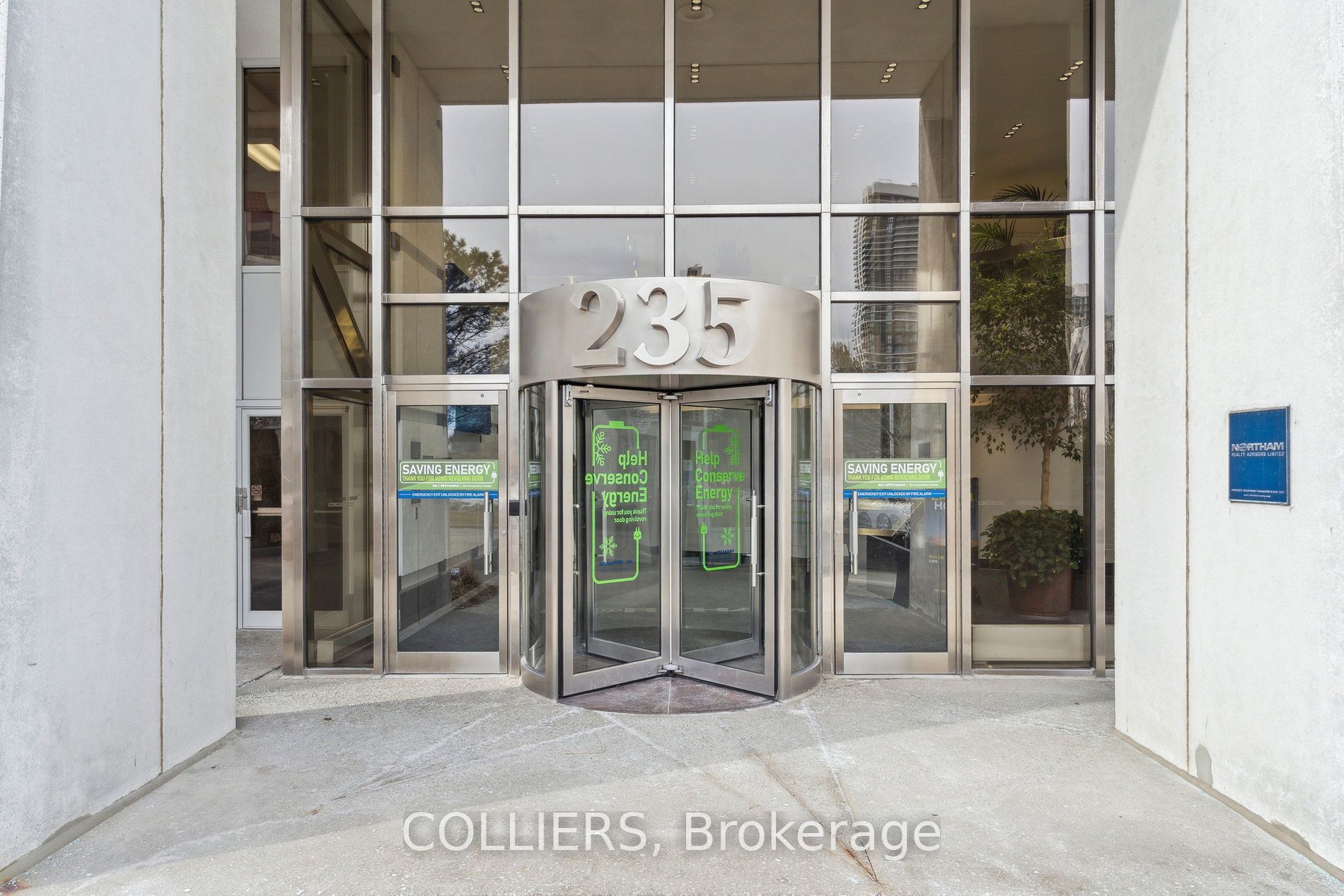 #900 - 235 Yorkland Boulevard Property Photo 2