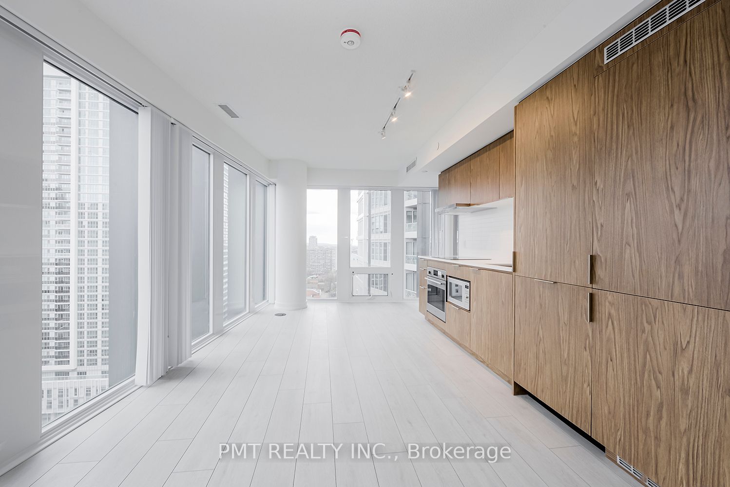 #2311 - 60 Shuter Street Property Photo 3