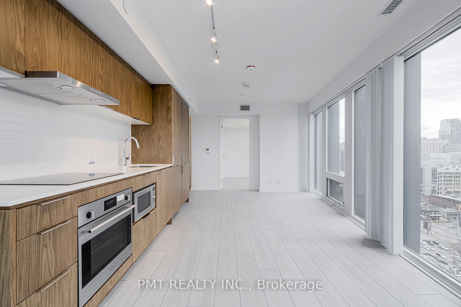 #2311 - 60 Shuter Street Property Photo 7