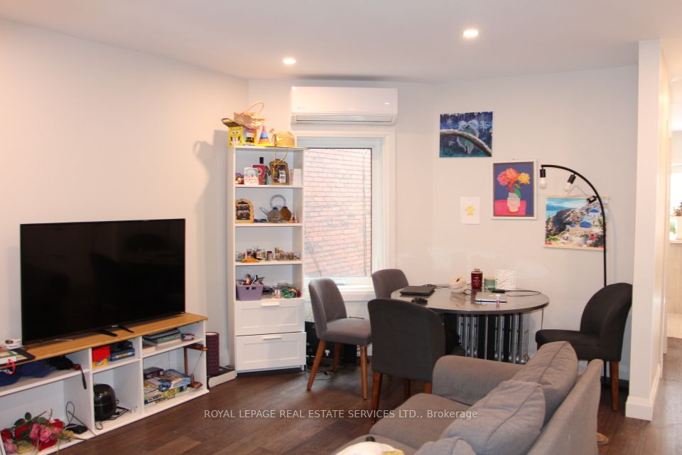 966 College Street Property Photo 14