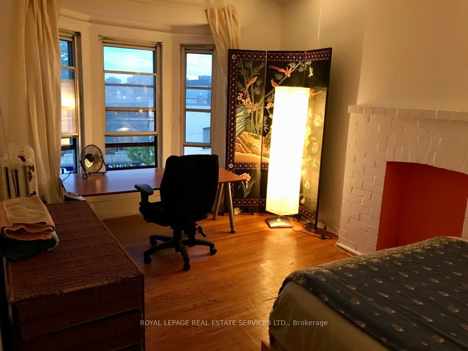 966 College Street Property Photo 20