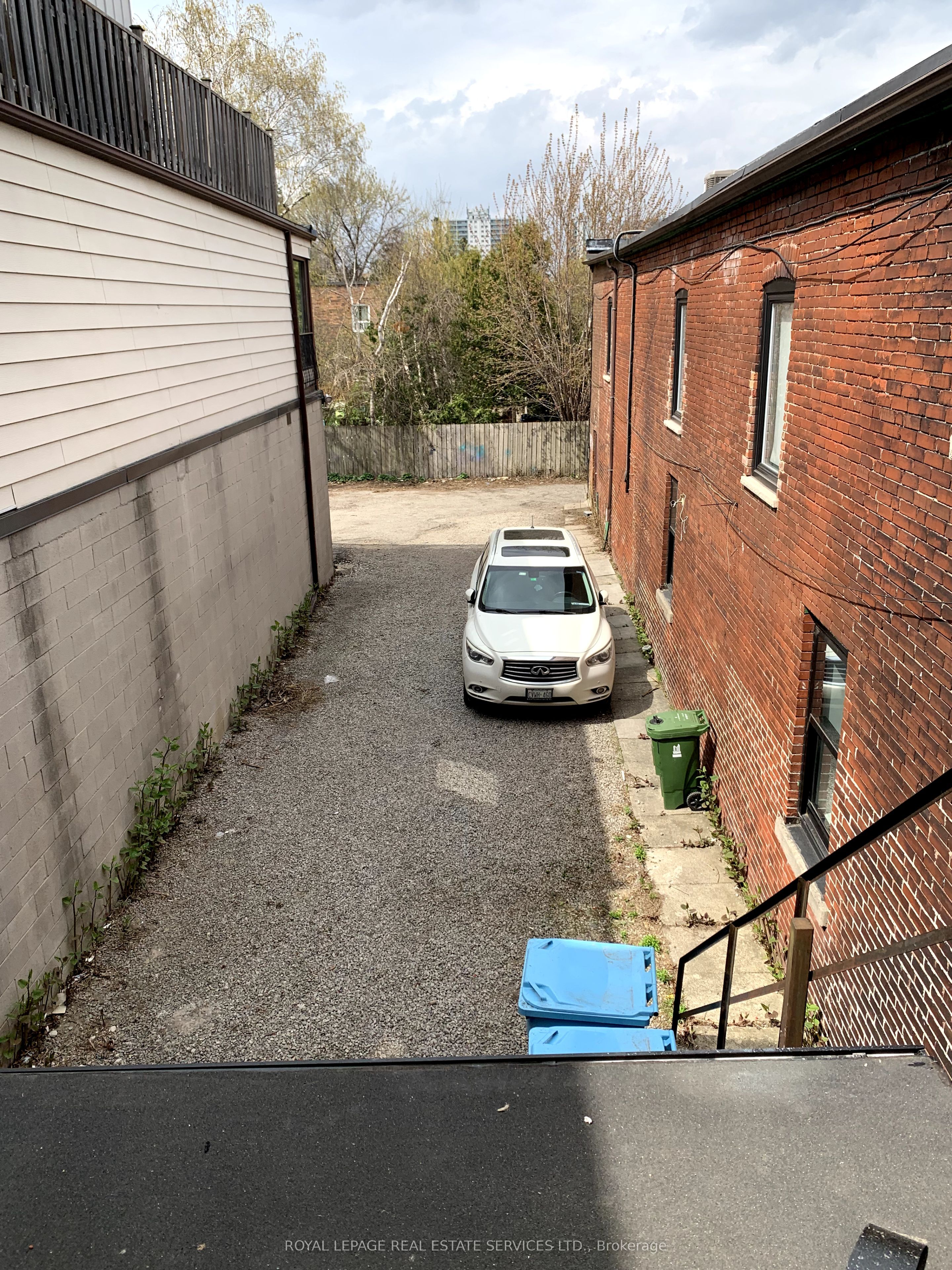 966 College Street Property Photo 29