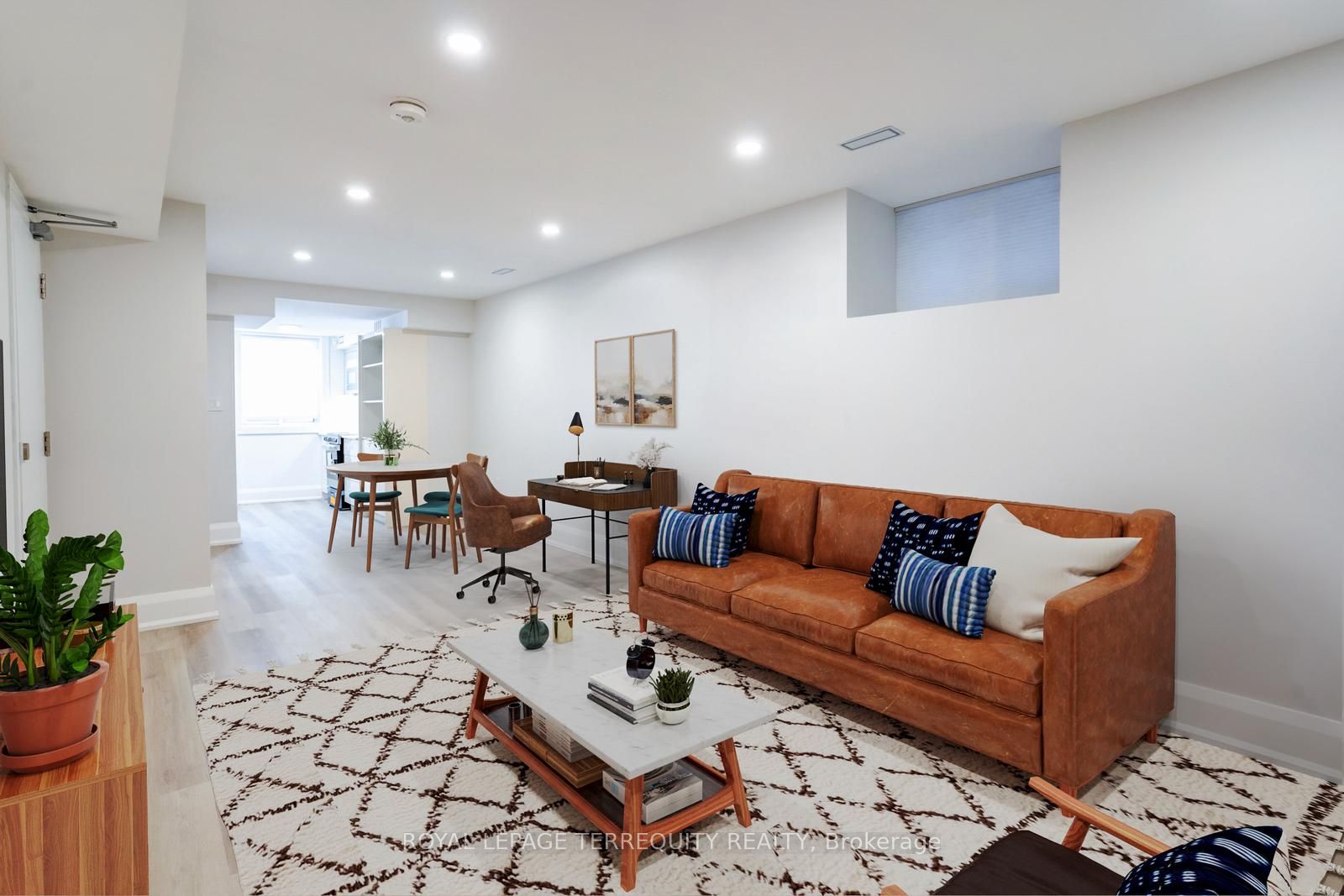 #lower Level - 208 Bellwoods Avenue Property Photo 1