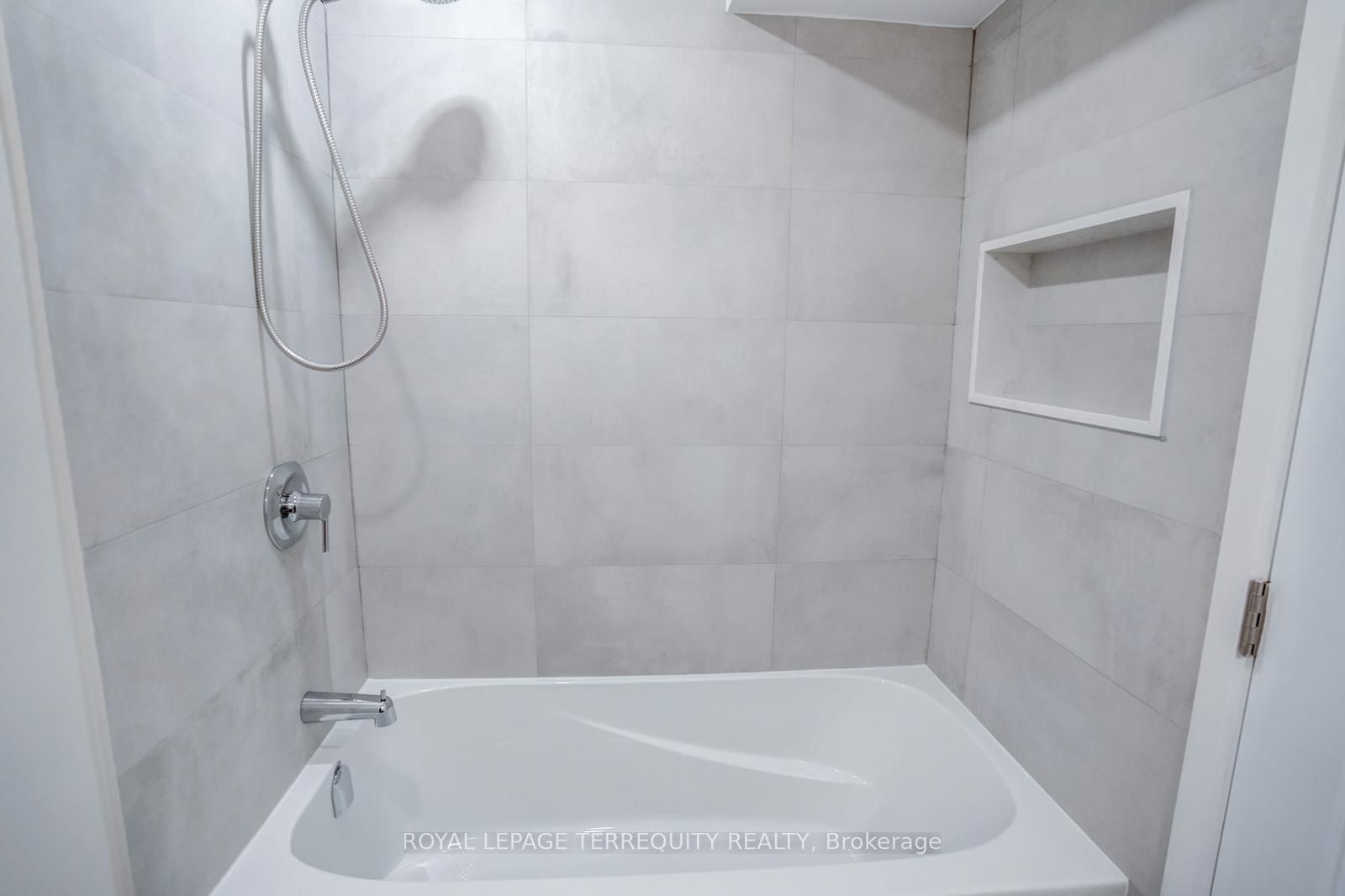 #lower Level - 208 Bellwoods Avenue Property Photo 17