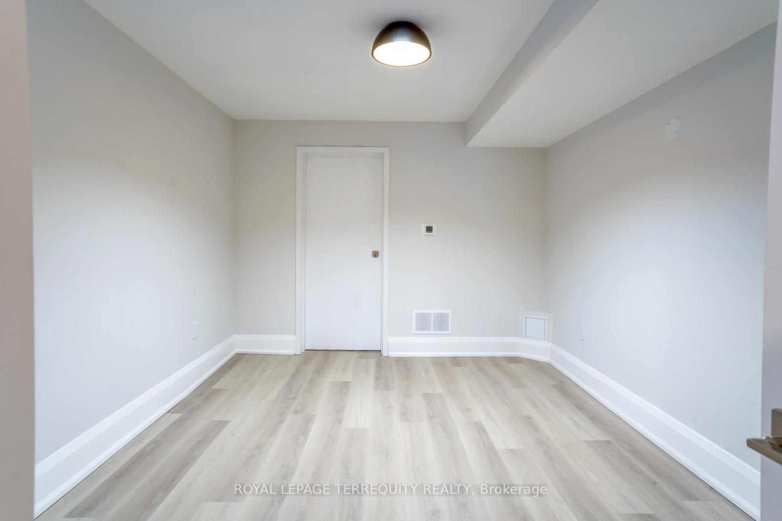 #lower Level - 208 Bellwoods Avenue Property Photo 24