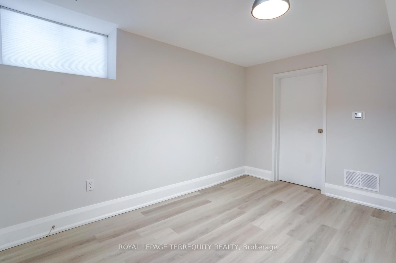 #lower Level - 208 Bellwoods Avenue Property Photo 25