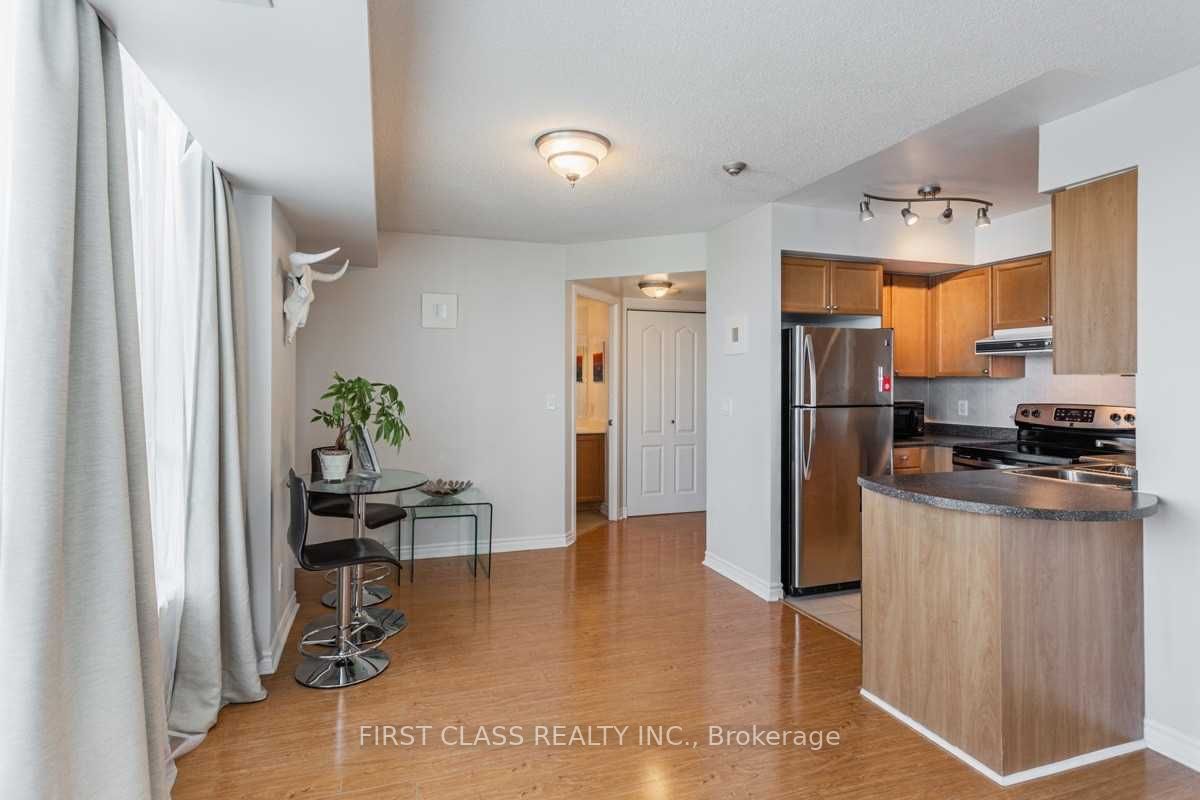 #1707 - 17 Barberry Place Property Photo 6