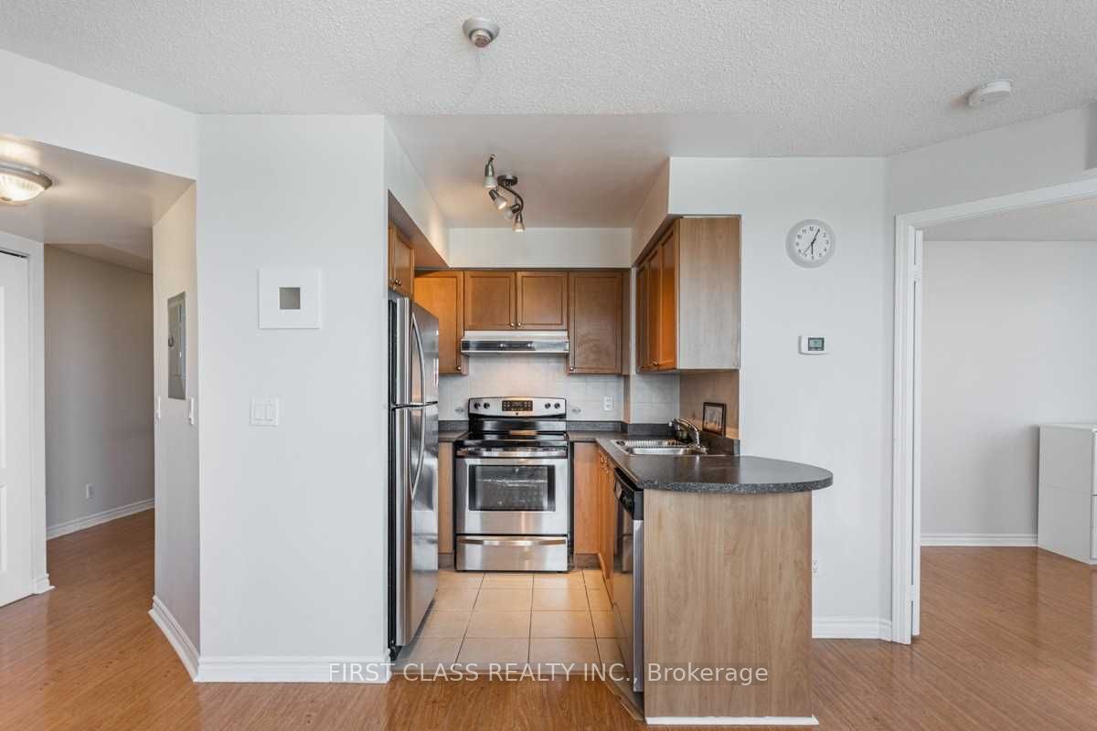 #1707 - 17 Barberry Place Property Photo 7