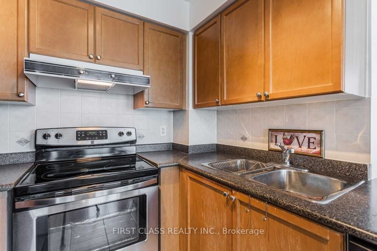 #1707 - 17 Barberry Place Property Photo 8