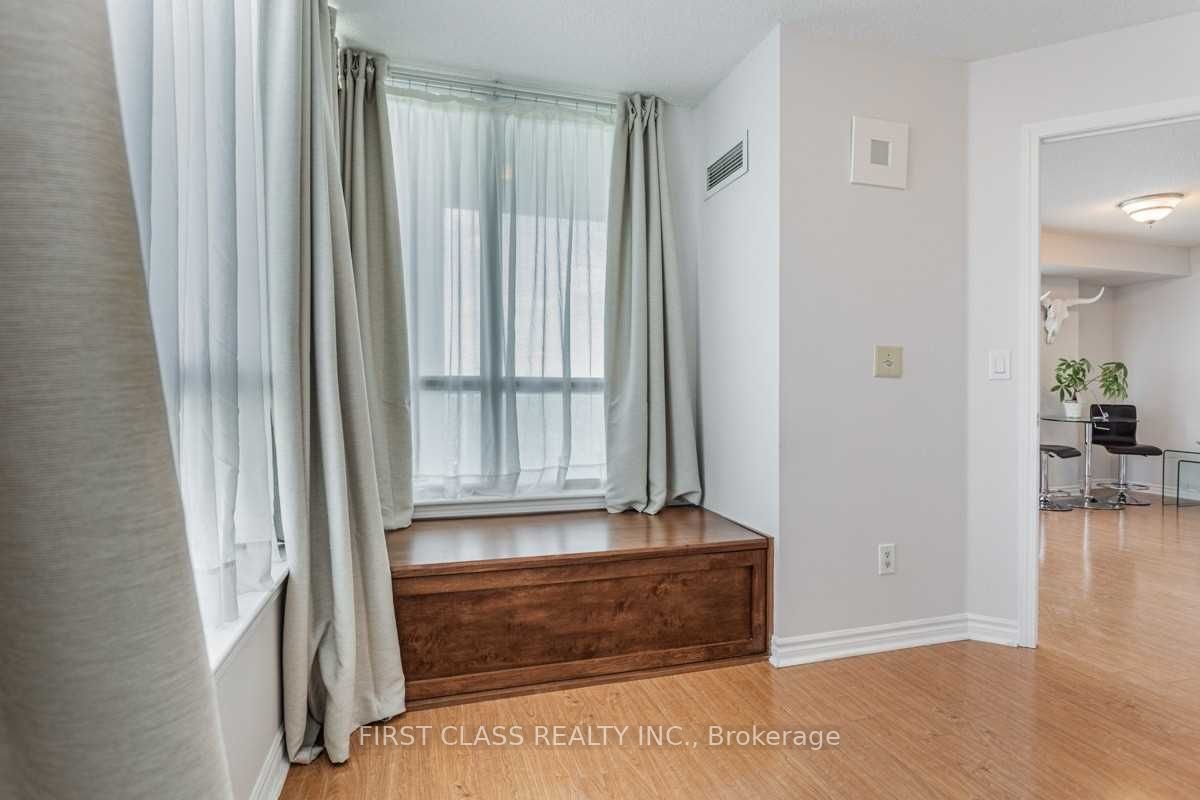 #1707 - 17 Barberry Place Property Photo 12