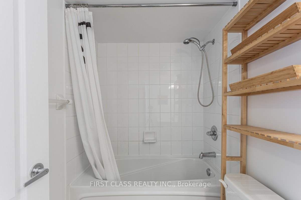 #1707 - 17 Barberry Place Property Photo 23