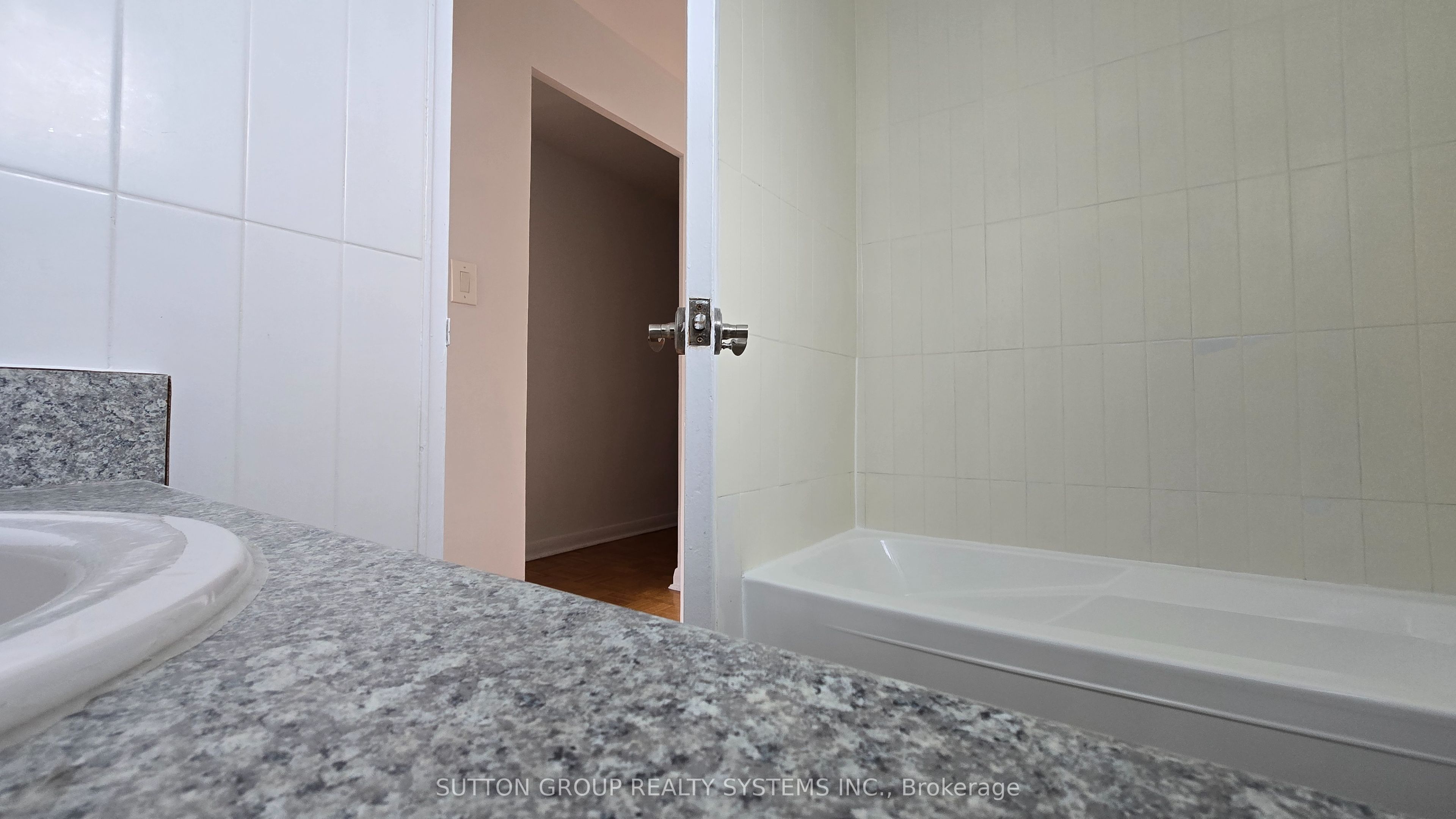 #507 - 365 Eglinton Avenue Property Photo 19