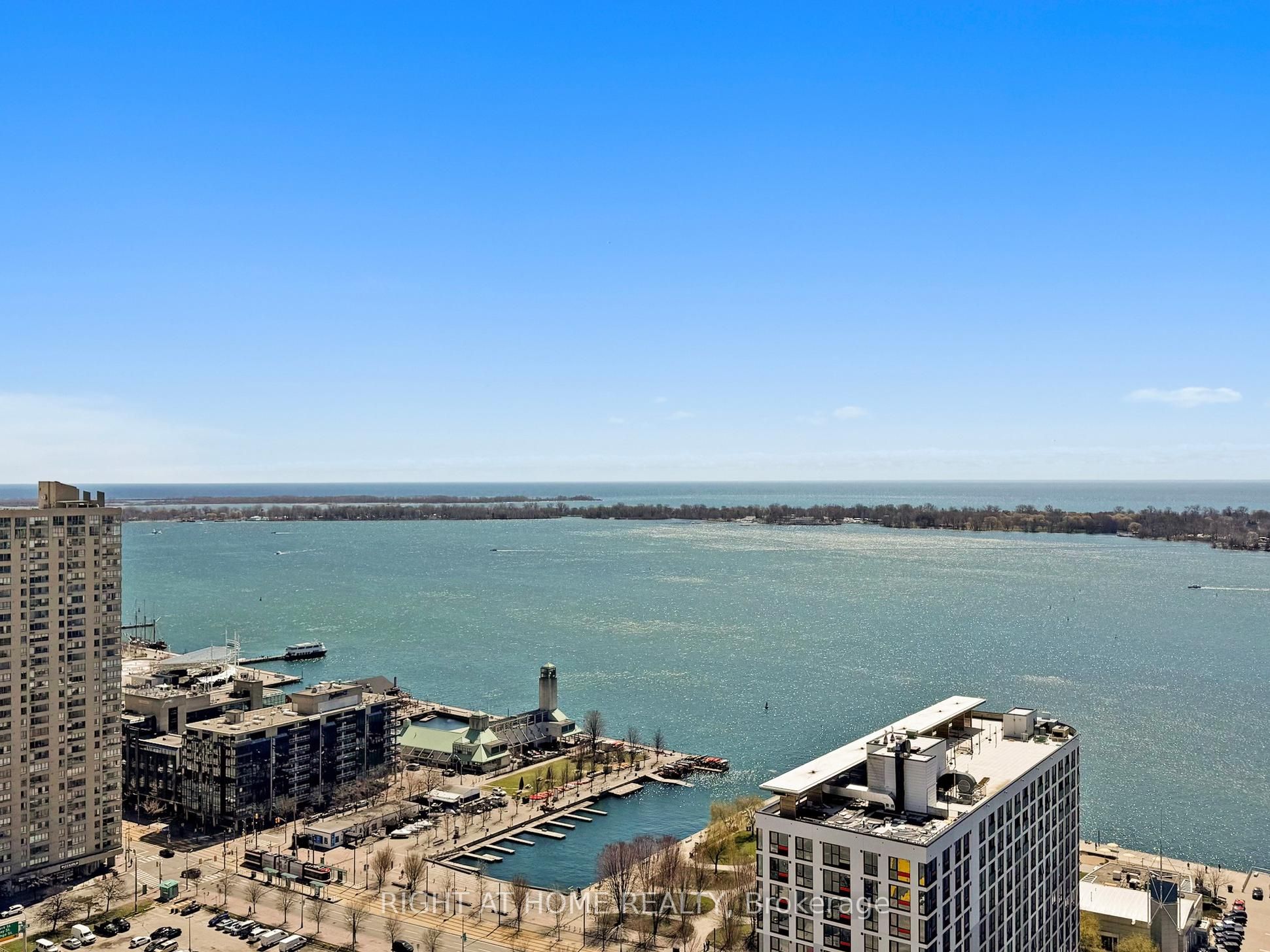 #3611 - 5 Mariner Terrace Property Photo 1