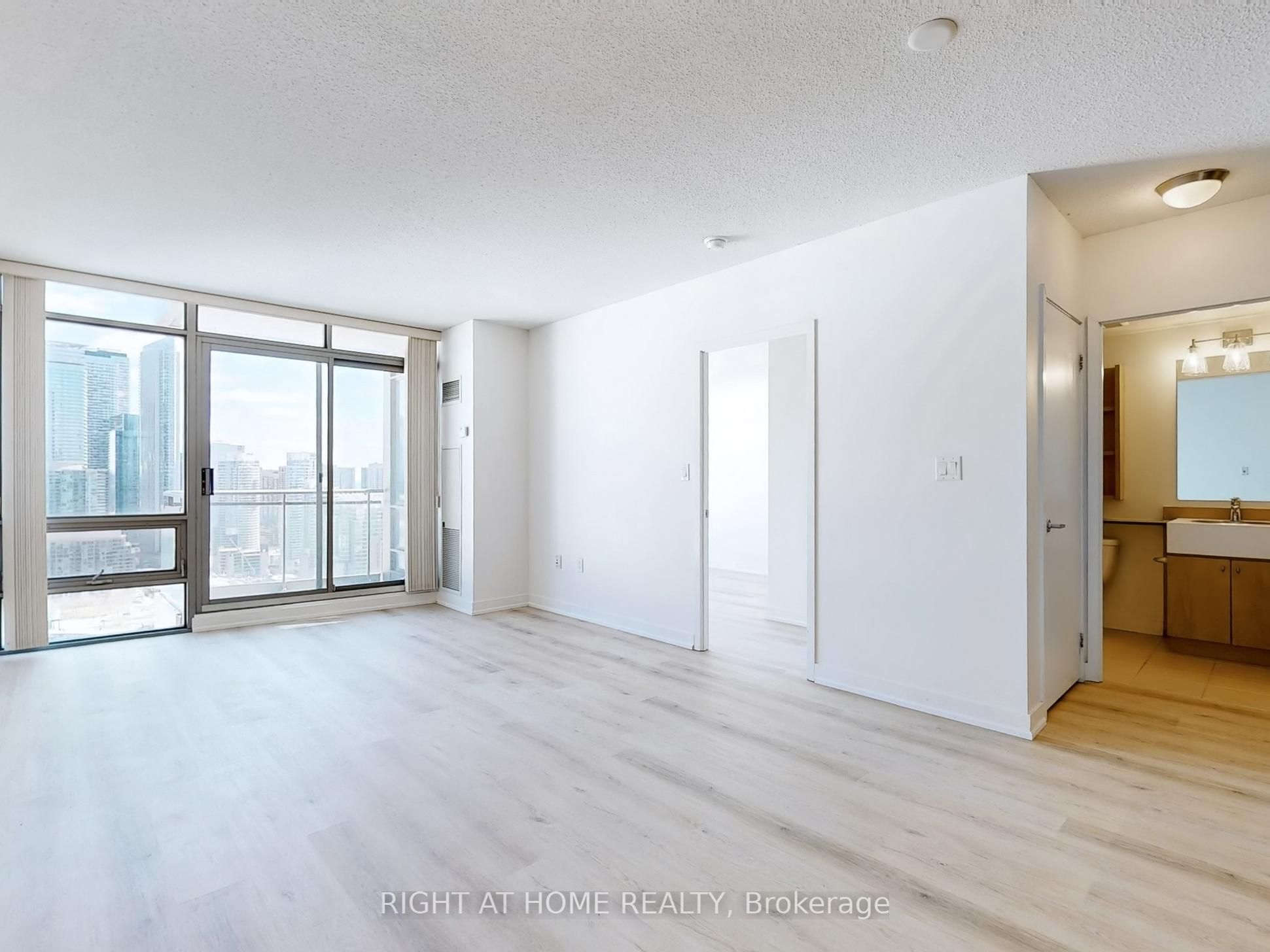 #3611 - 5 Mariner Terrace Property Photo 5
