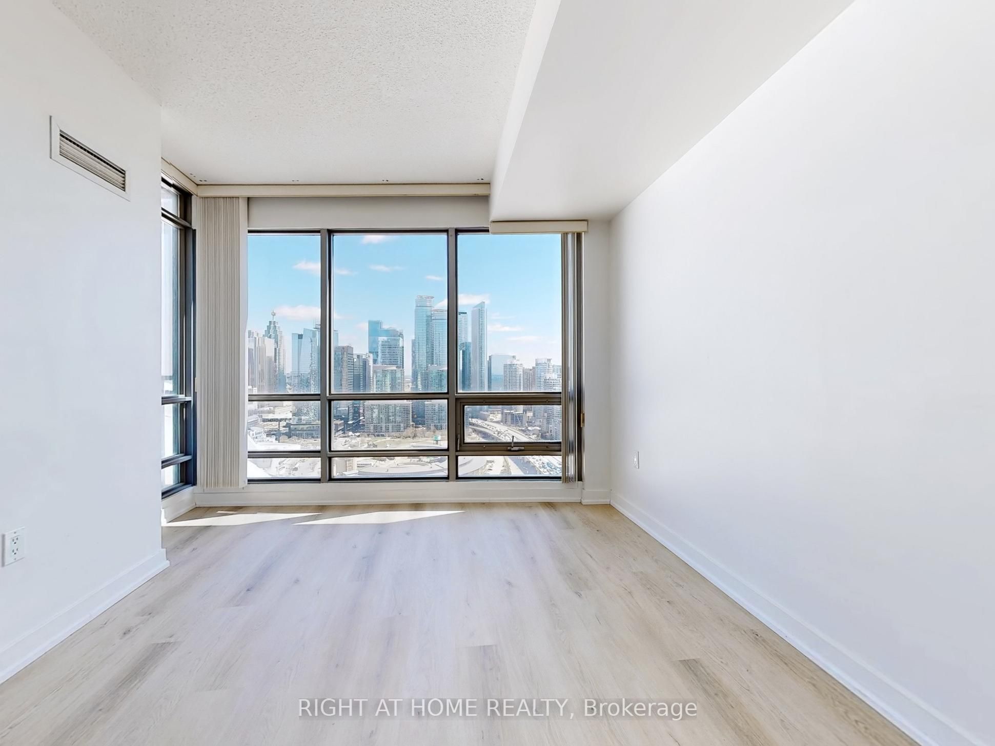 #3611 - 5 Mariner Terrace Property Photo 8