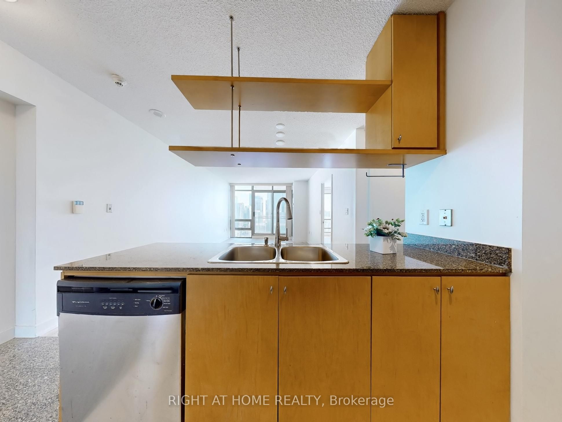 #3611 - 5 Mariner Terrace Property Photo 15