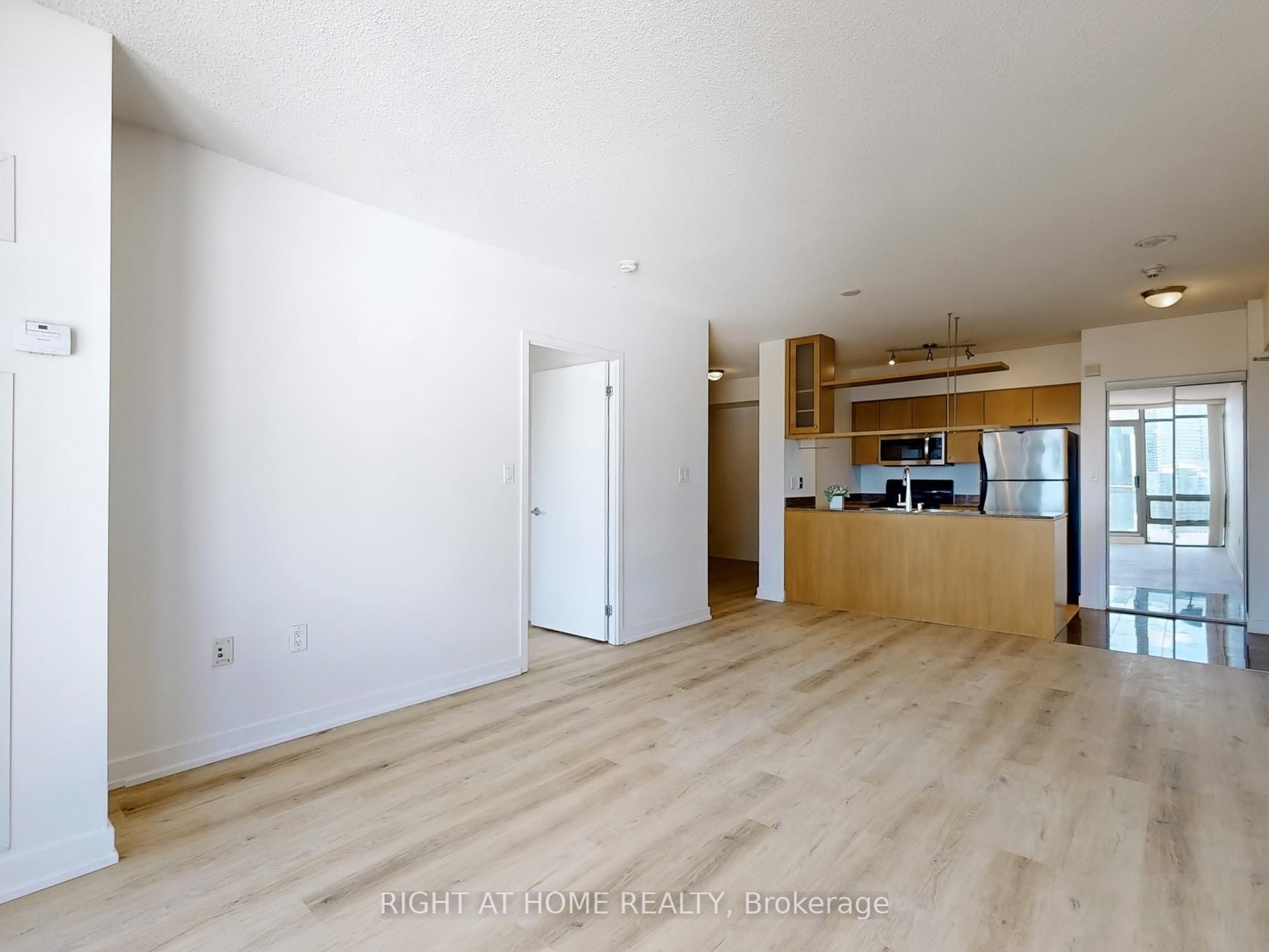 #3611 - 5 Mariner Terrace Property Photo 17