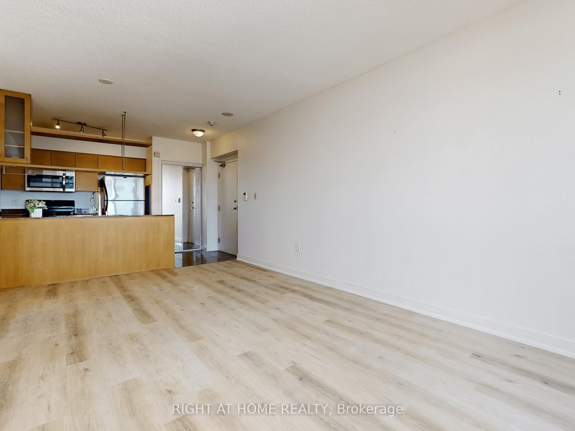#3611 - 5 Mariner Terrace Property Photo 18