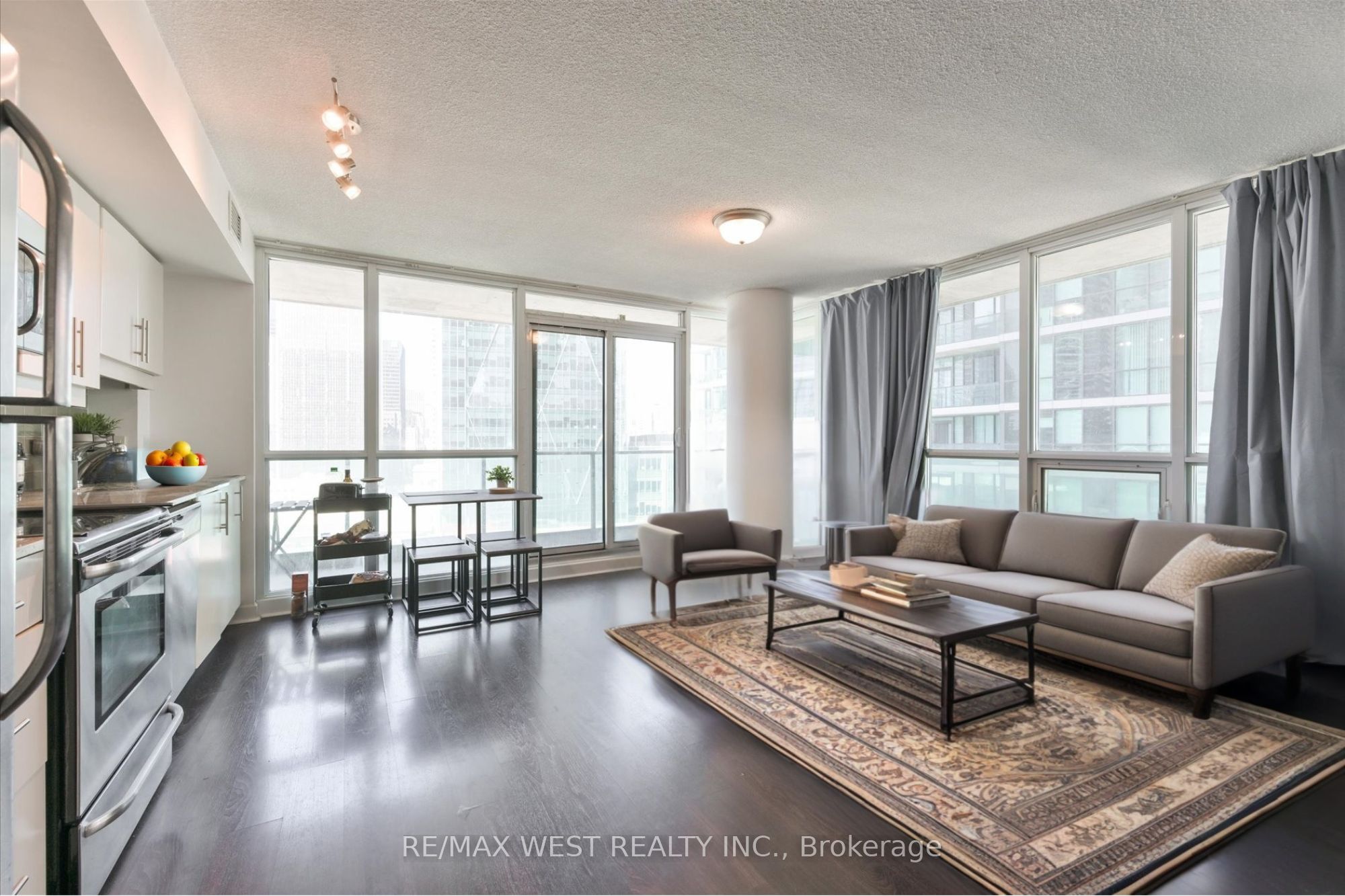 #1504 - 33 Bay Street Property Photo 1