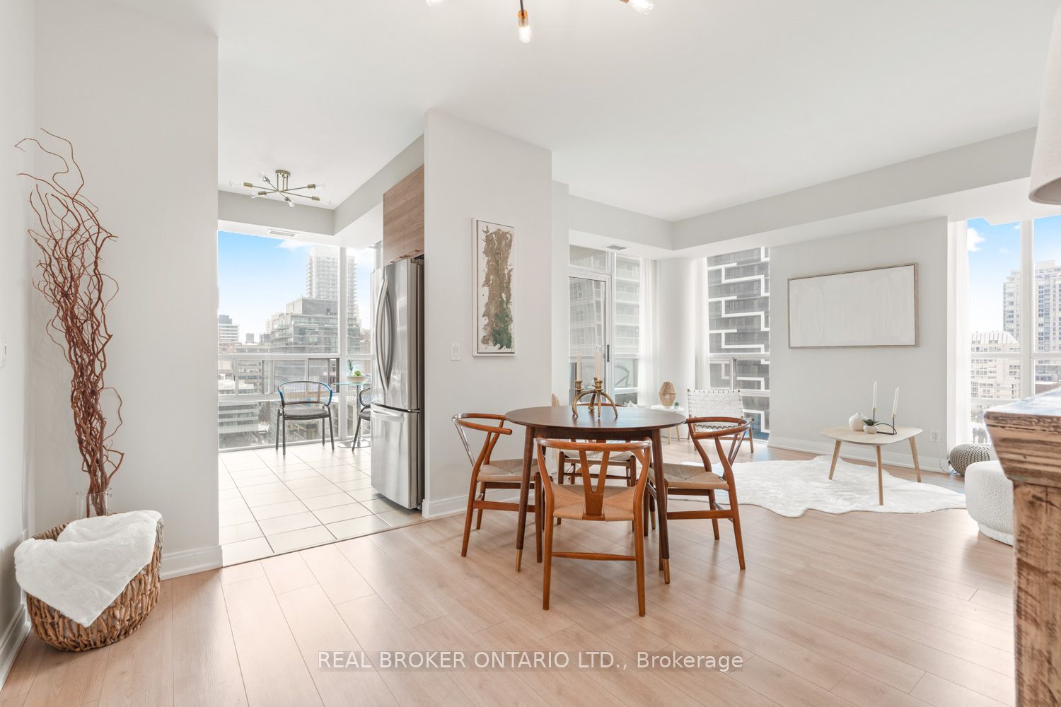 #1206 - 88 Broadway Avenue Property Photo 3